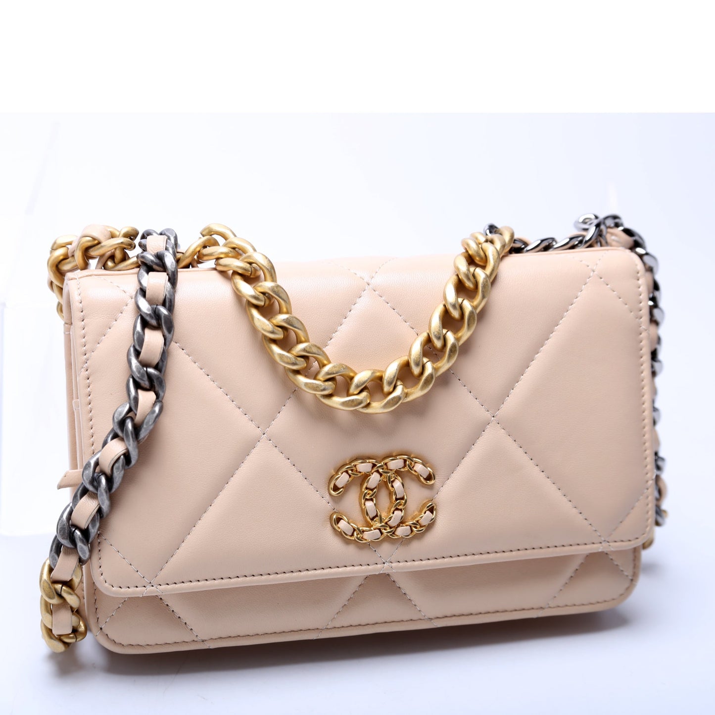 Chanel 19 WOC Quilted Lambskin 31M Clutch Bag