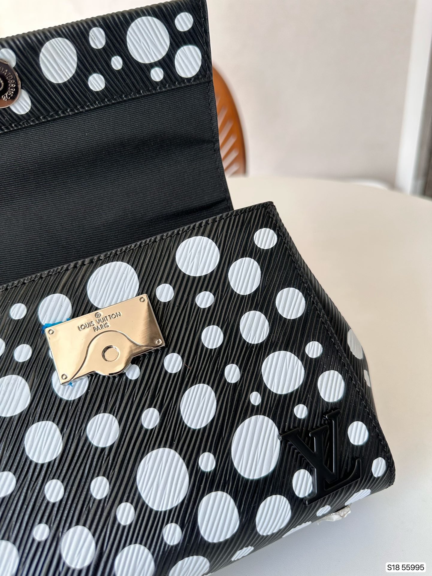 EN - Luxury LUV 844 Travel Bag