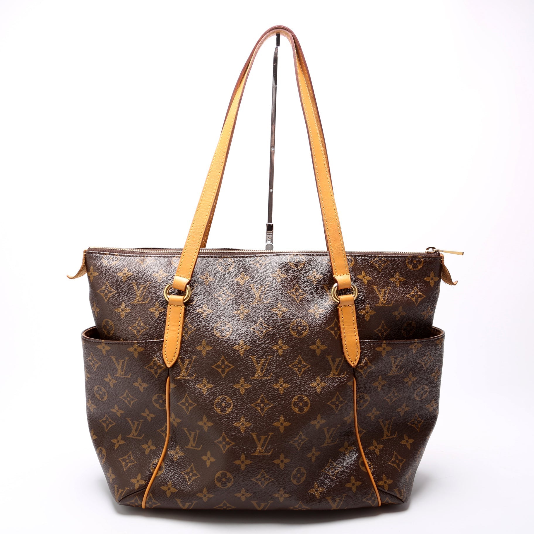Louis Vuitton Totally Monogram MM Handbag Monogram 26