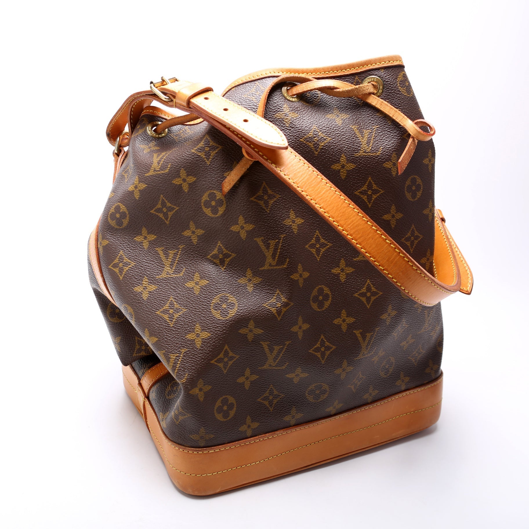 Louis Vuitton Noe Monogram Handbag Monogram 3