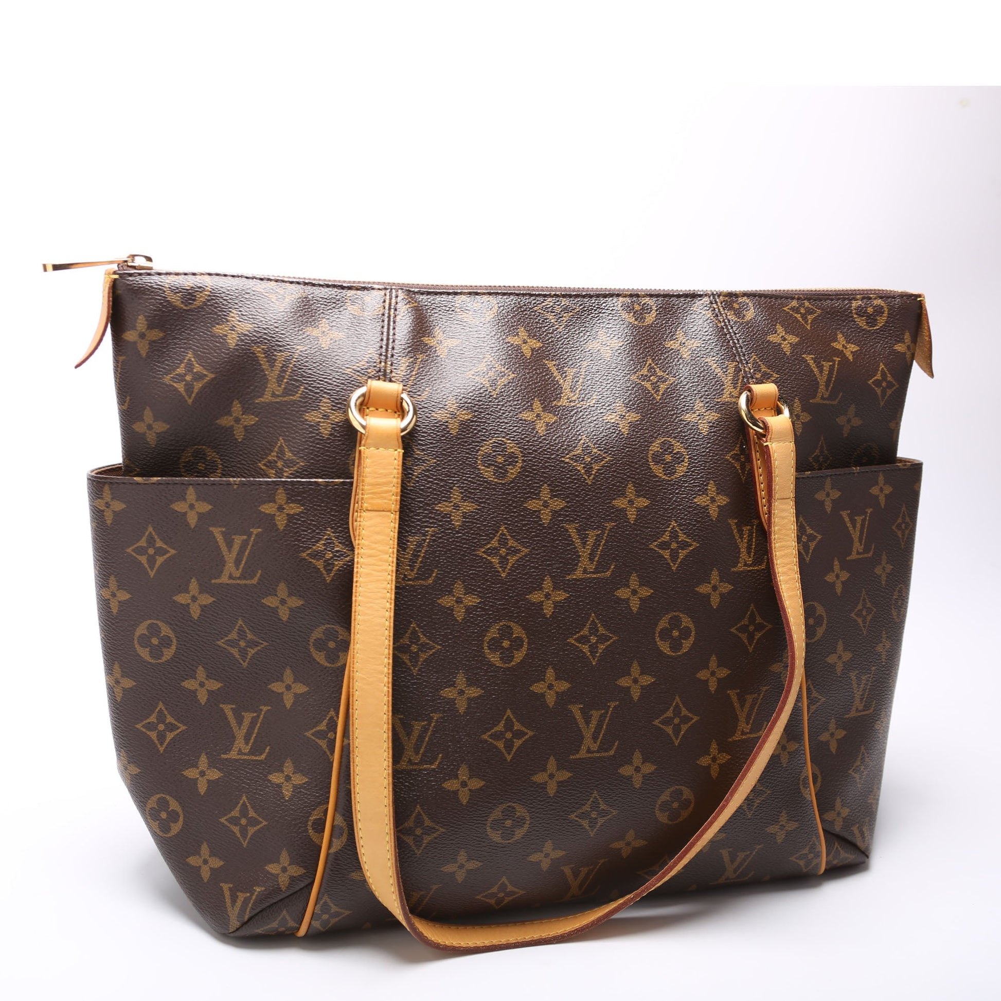 Louis Vuitton Totally Monogram MM Handbag Monogram 34