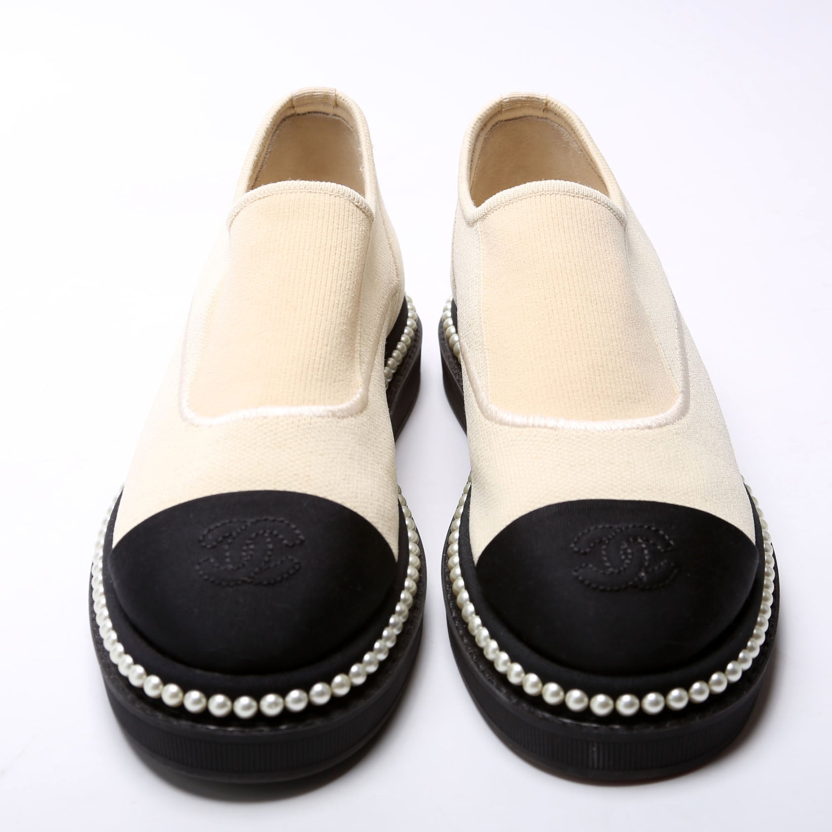 Chanel CC Cap Toe Pearl Slip-On Loafers Size 35.5 Beige/Black