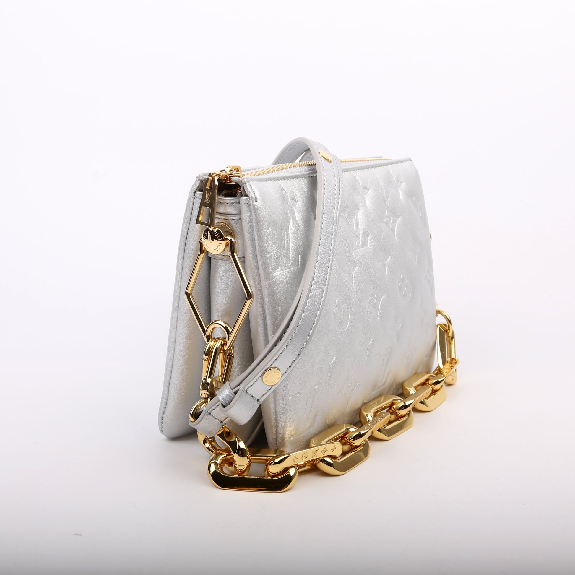 Louis Vuitton Coussin BB New Version Sier Lambskin Silver Handbag