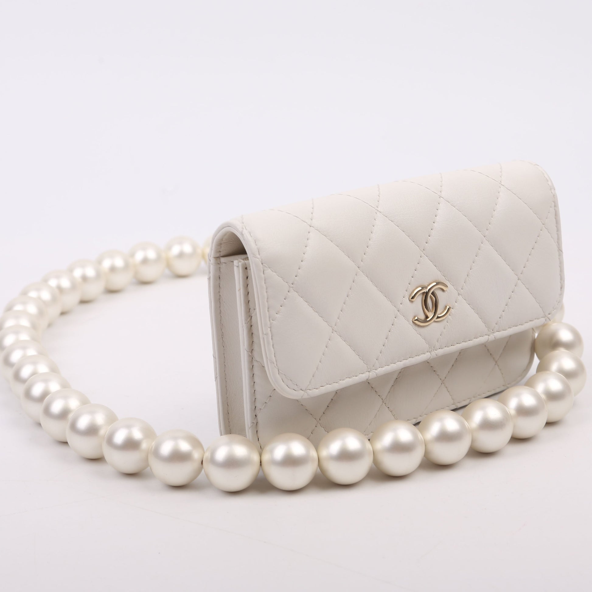 Chanel Maxi Pearls WOC Lambskin 30M White Clutch Bag