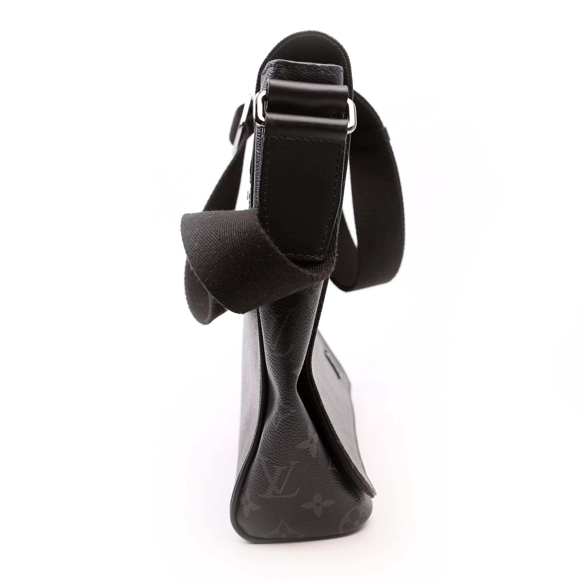 Louis Vuitton District MM NV2 Eclipse Handbag