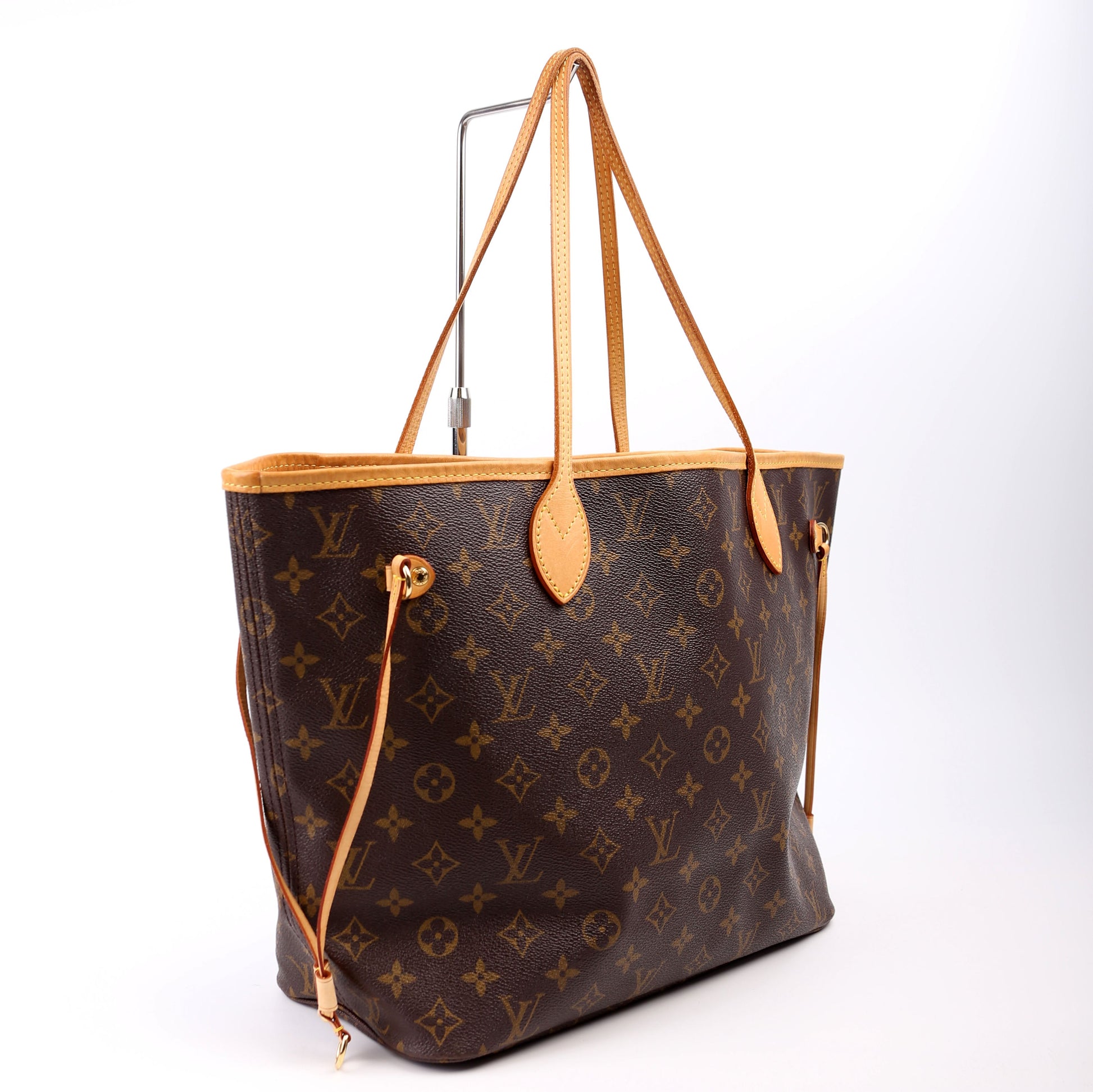 Louis Vuitton Neverfull MM Berry Monogram Tote Bag Berry 3