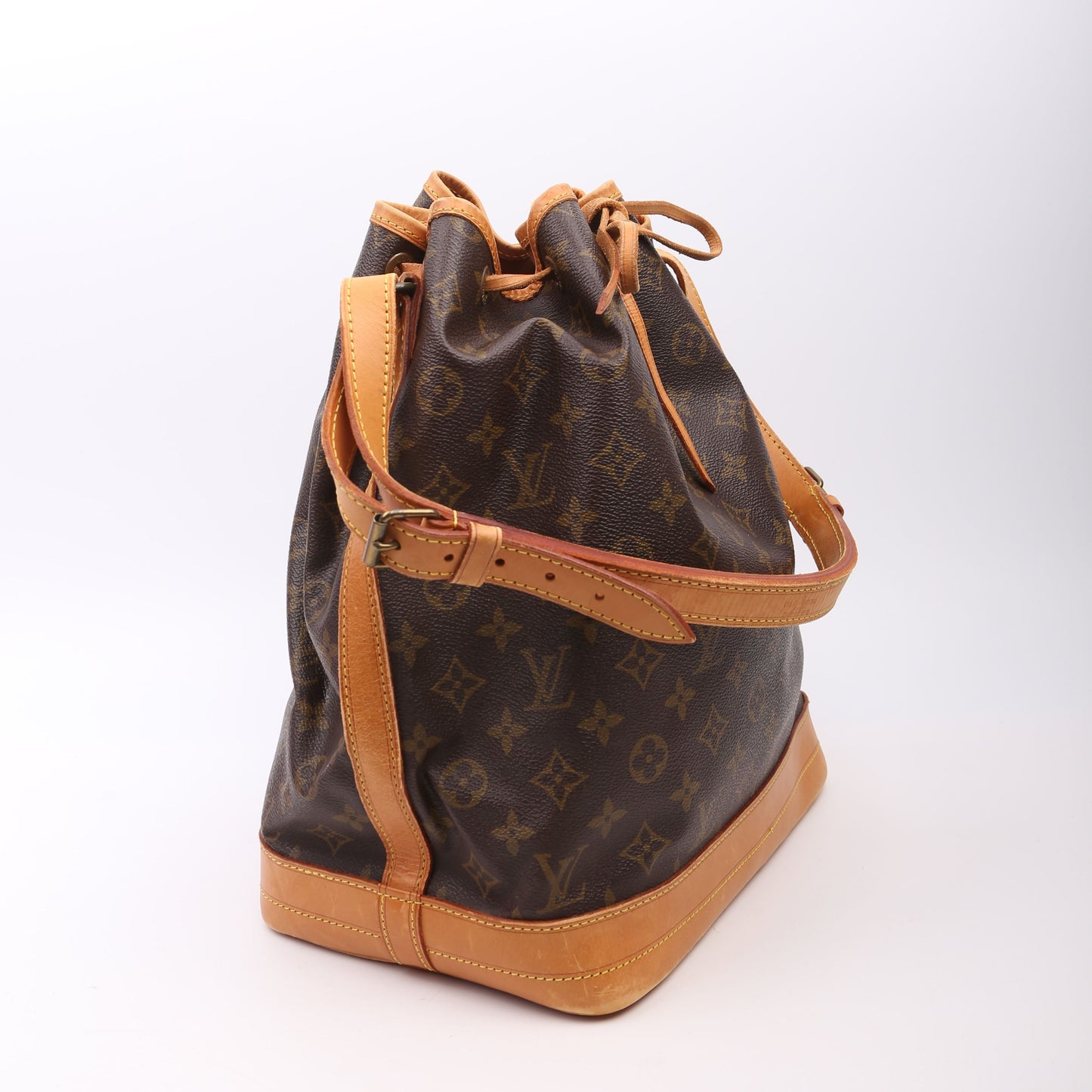 Louis Vuitton Noe Monogram Handbag Monogram 4