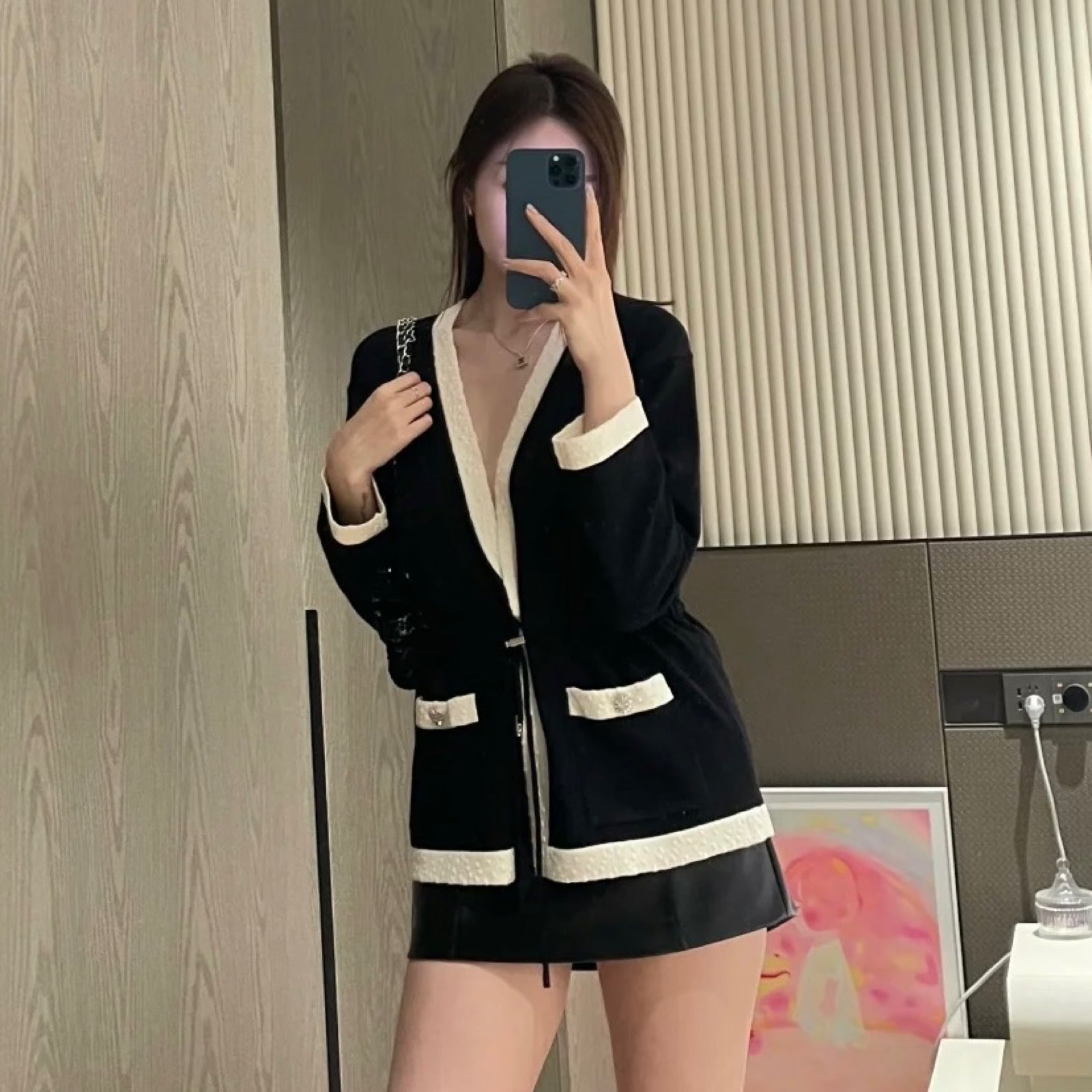 Chanel 25A Cardigan In Black And Ecru Mixed Fibers Sz 38 ( ) Bag