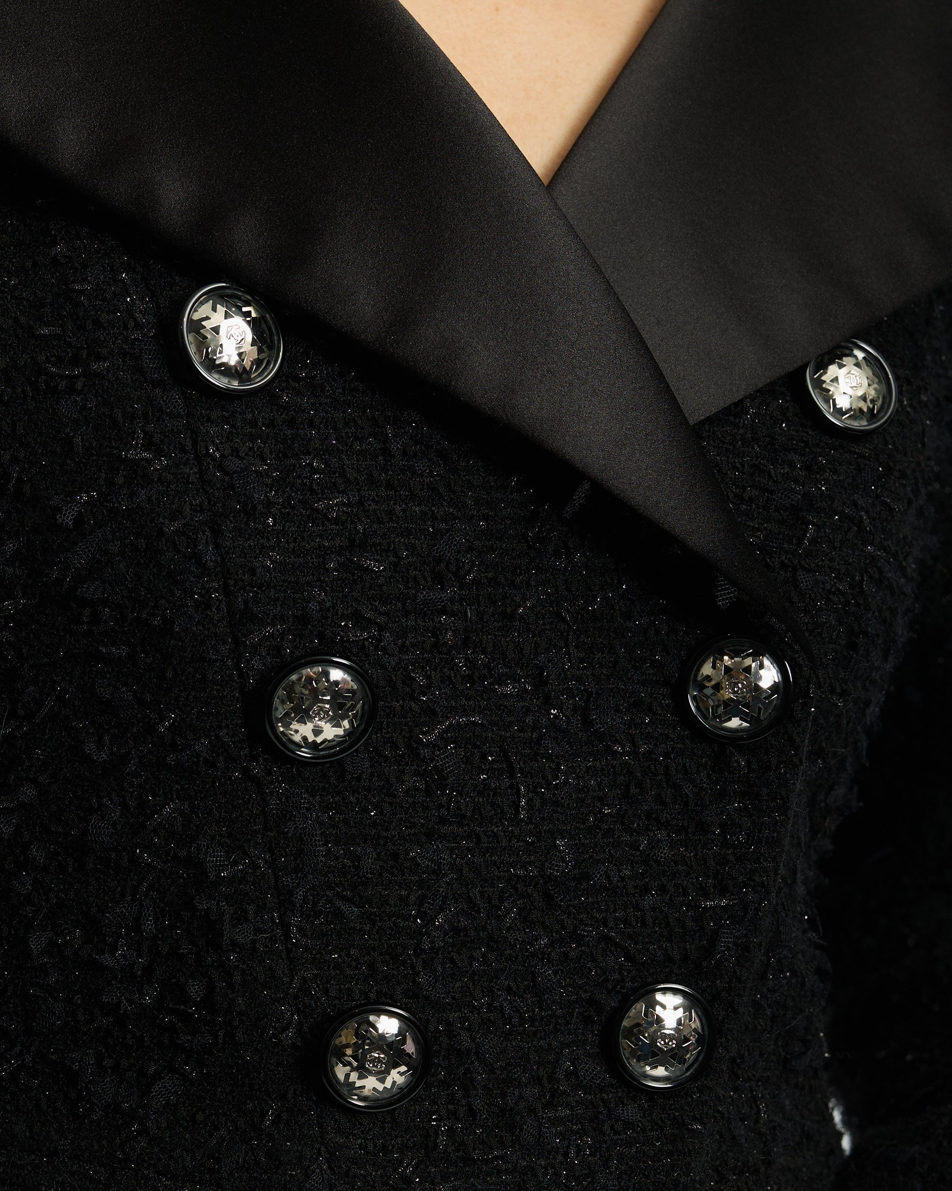 Chanel *Hot* 19/K Black Metallic Tweed Cropped Blazer With Satin Collar And Snowflake Buttons Details Size Fr 38 (Uk 10) Rrp £5,800 Bag