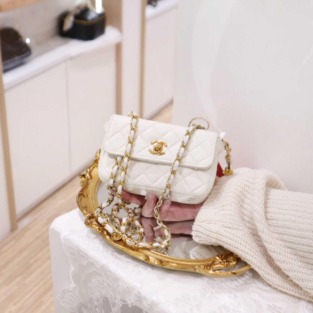 Chanel   mini flap bag/ white