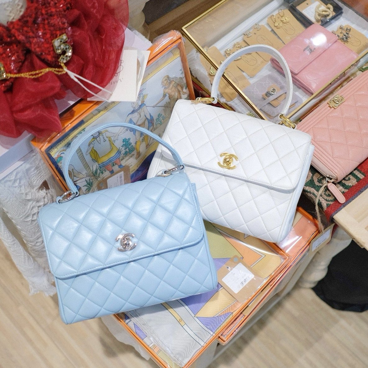 Chanel   kelly handbag(white)