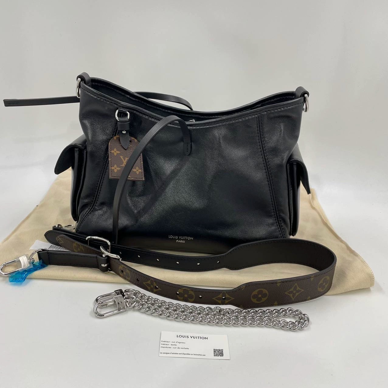 Louis Vuitton CarryAll Cargo Vibe PM So Leather Lambskin Black Shoulder Bag