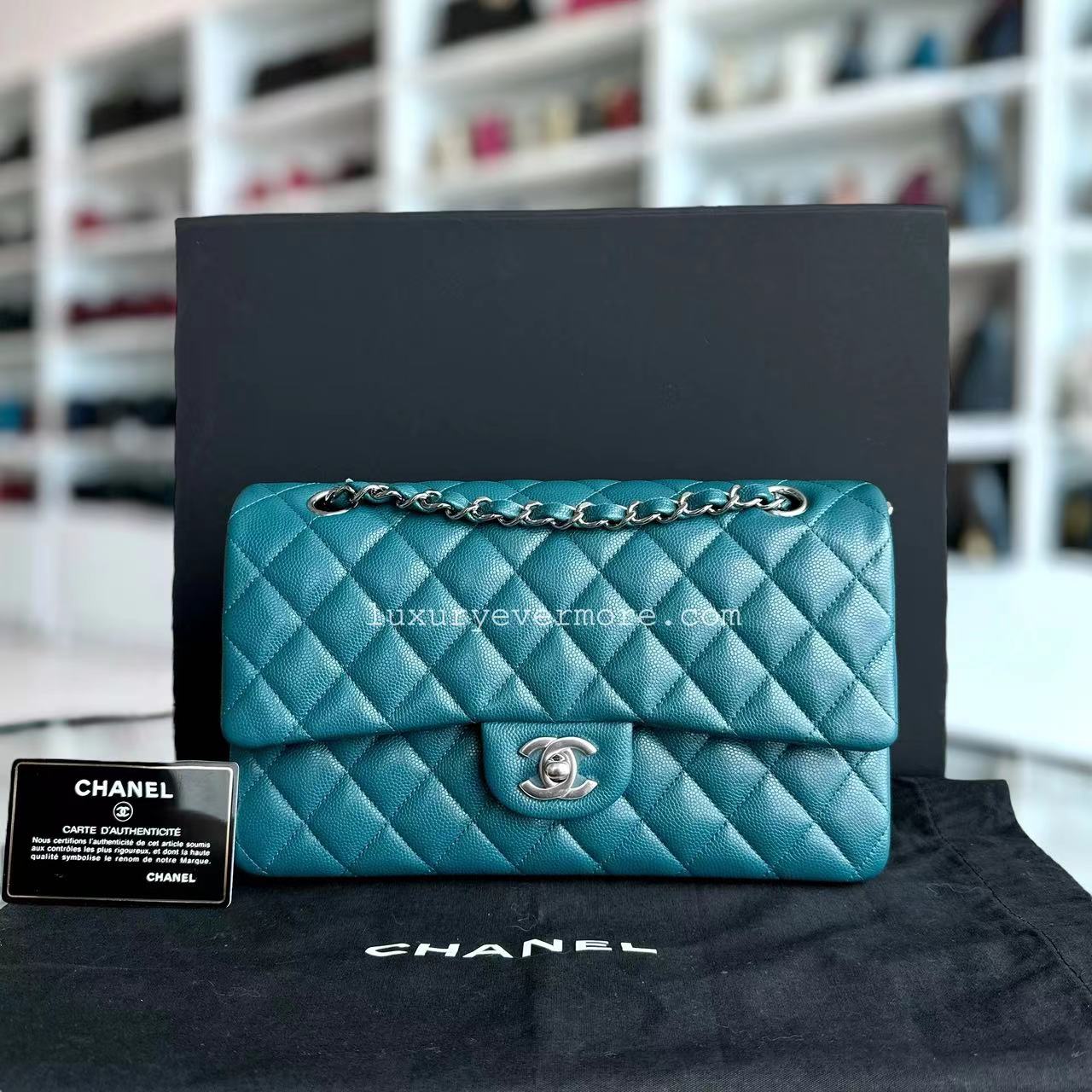 *Un* Chanel Classic Flap Medium - Caviar Quilted Calfskin Green Blue SHW No 26