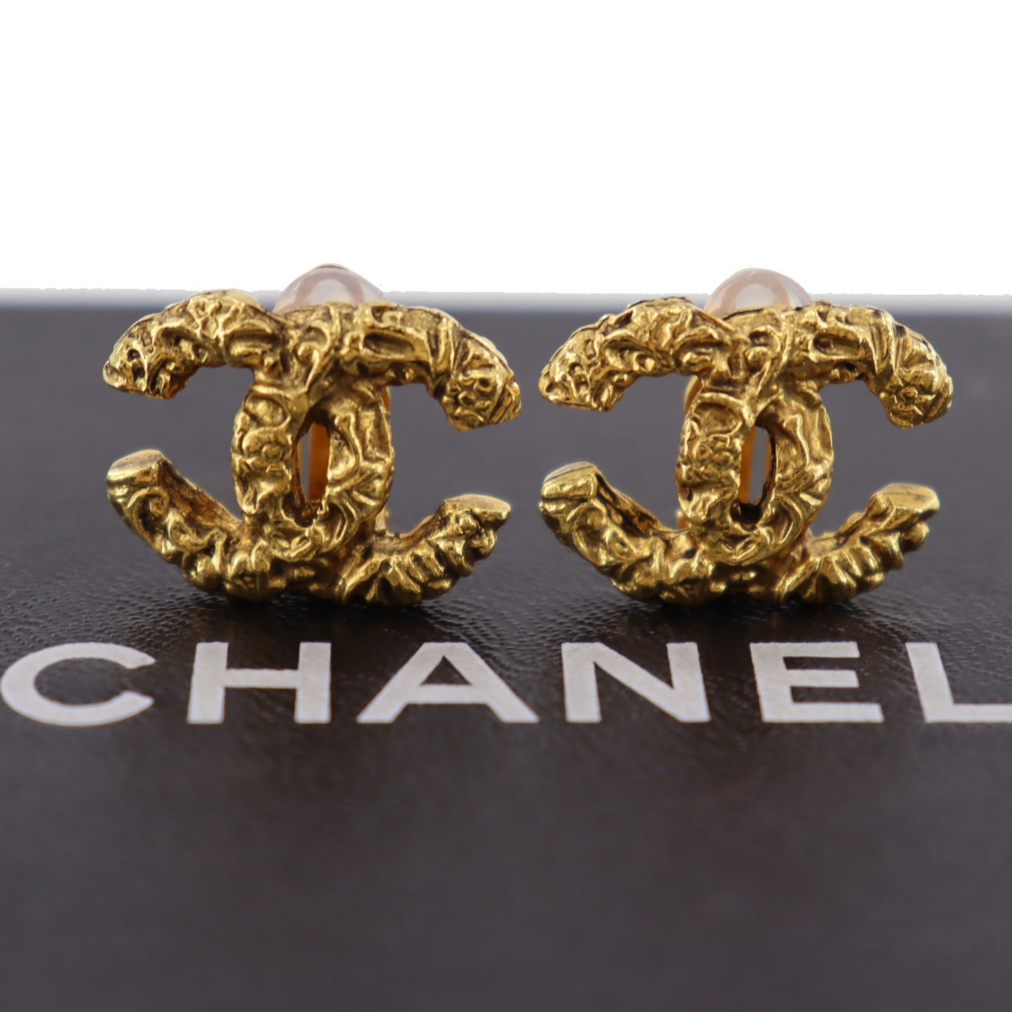 CHANEL CC Logos Earrings Gold Clip-On   93A  #AG768