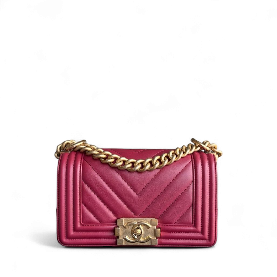 Chanel Boy Small - Chevron Calfskin Red Gold Hardware Series 28