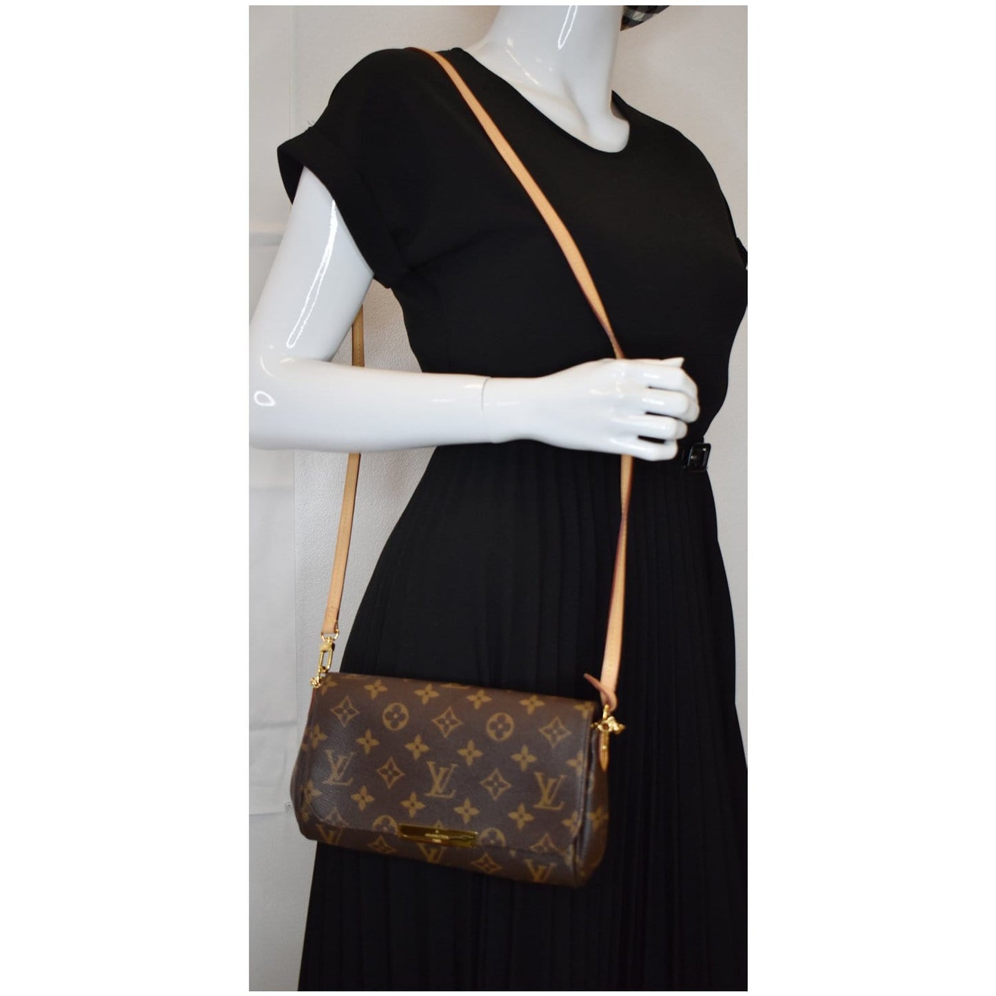 Louis Favorite Pm Shoulder Bag Canvas Monogram