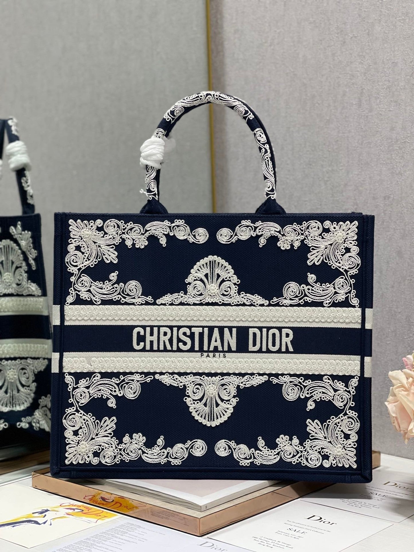 Metop Qualityum Book Cornely Embroidery White Blue Book Tote Shoulder Bag