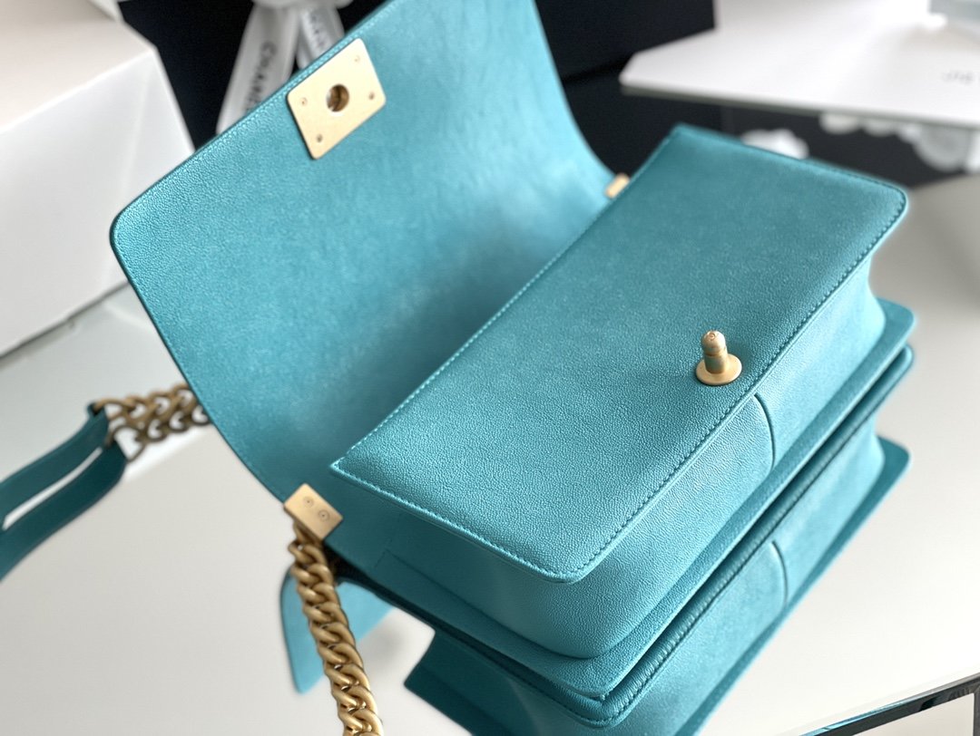 CHLMedium Classic 25cm Dark A67086 Blue Flap Handbag