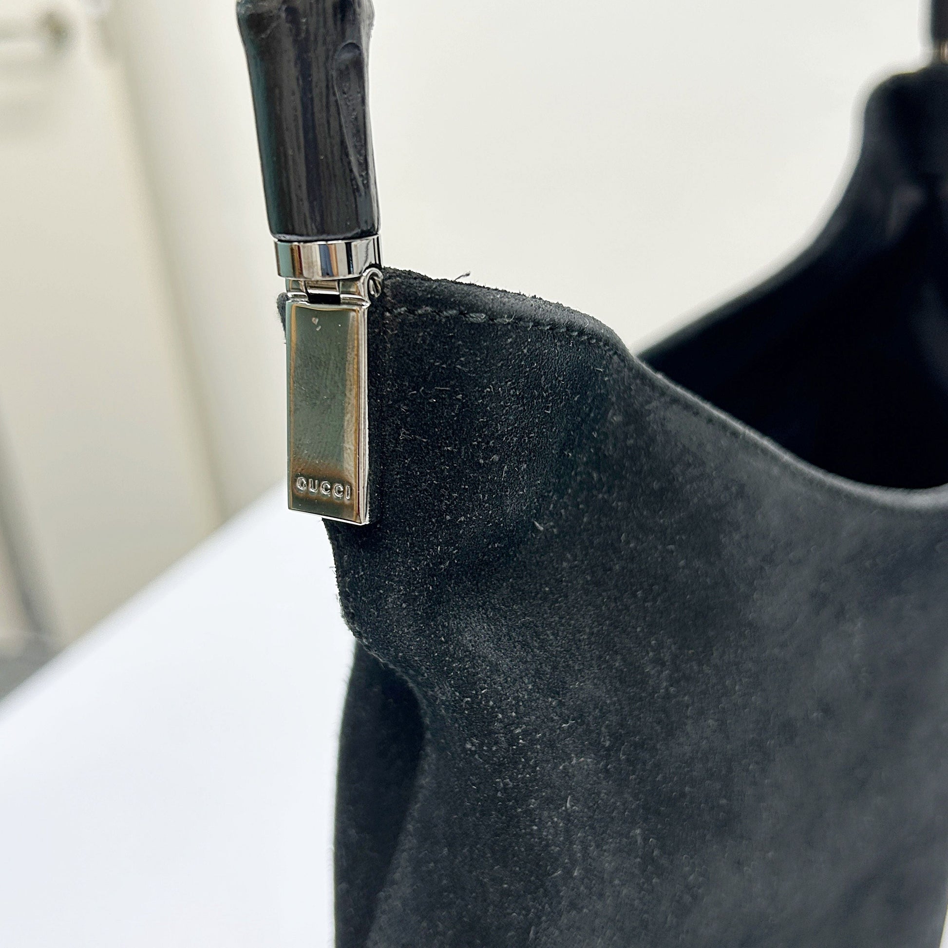 Gucci Suede Bamboo Handle Shoulder Bag gu9412ey