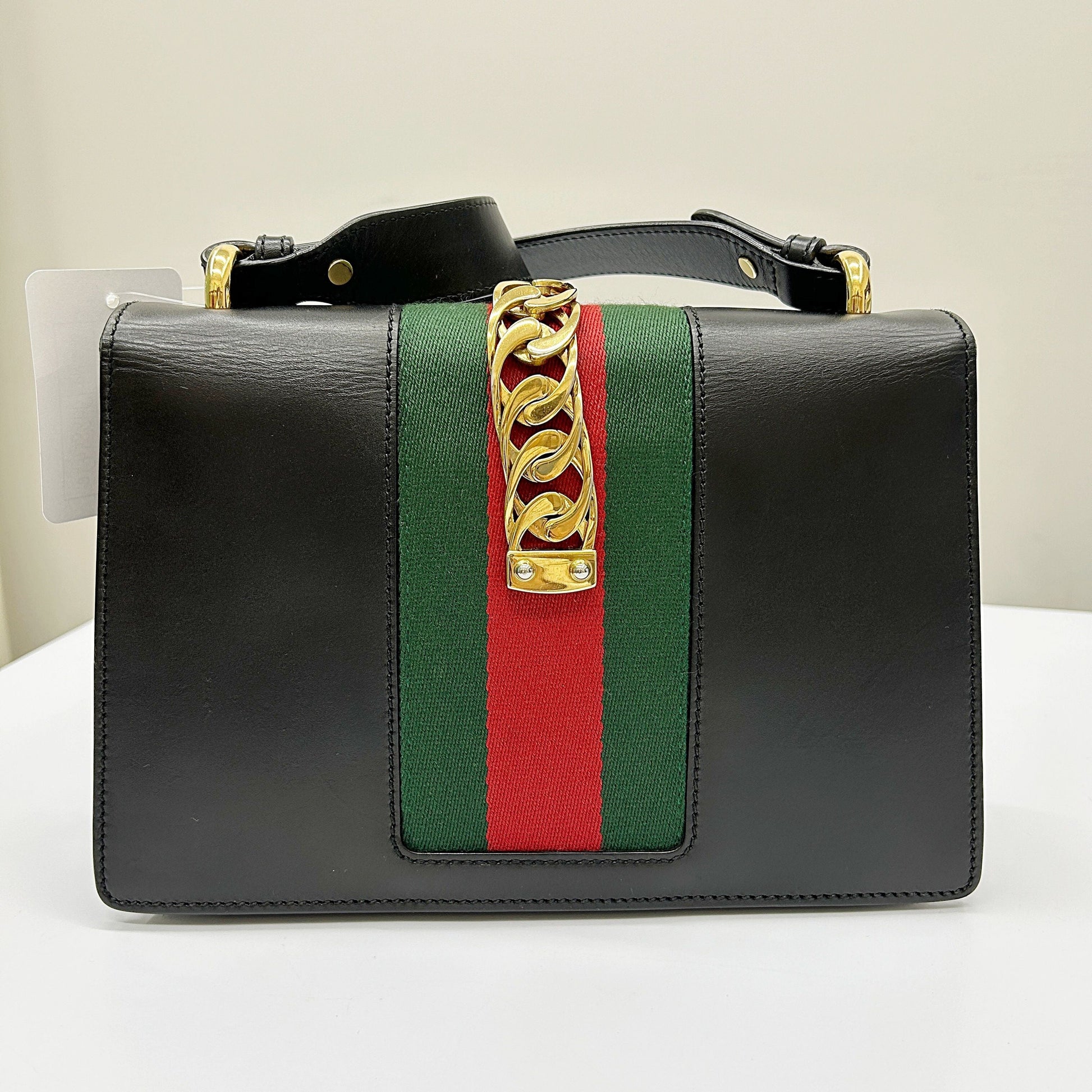 Gucci Sylvie Leather Shoulder Bag gu8854je