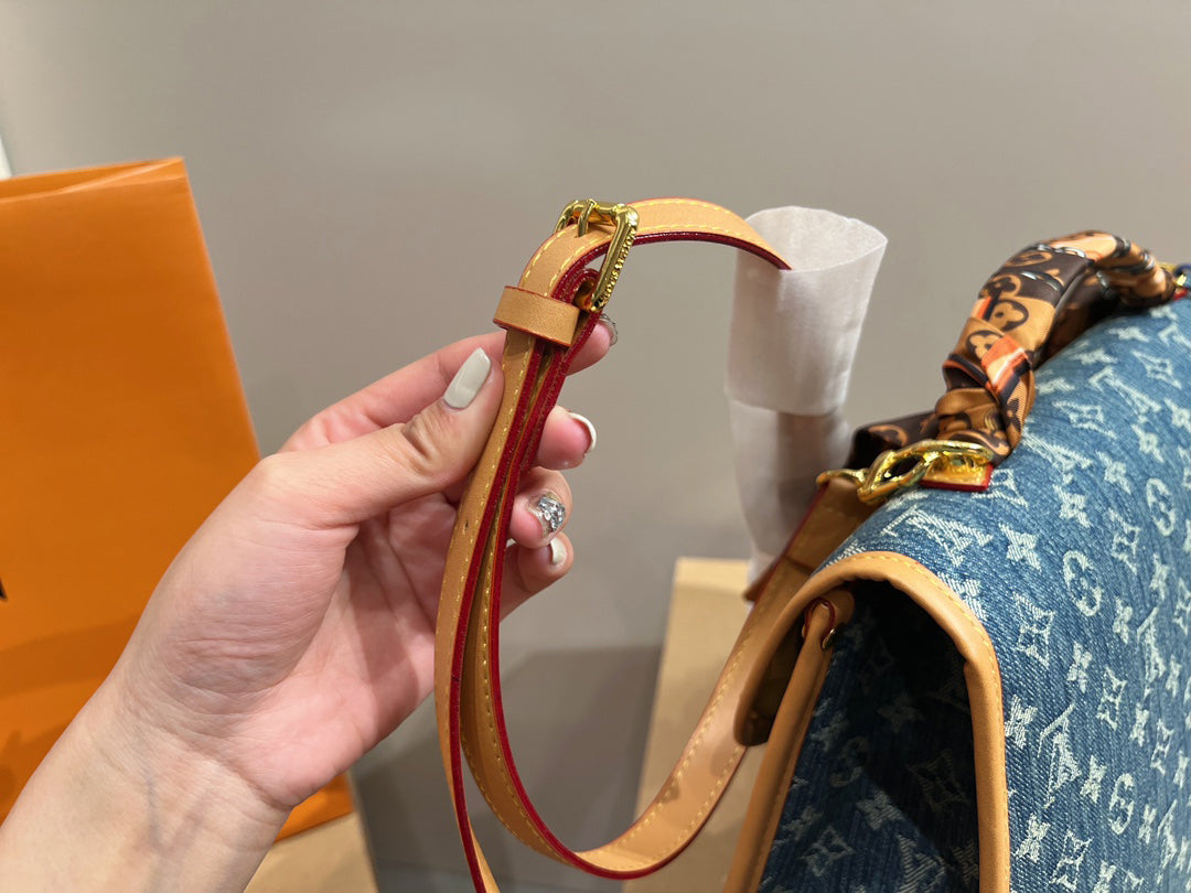 EN - Luxury LUV 729 Travel Bag