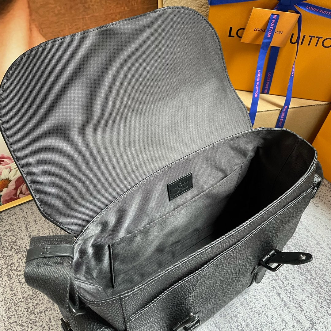 Top Quality Christopher Messenger Taurillon For Men Black Crossbody Bag