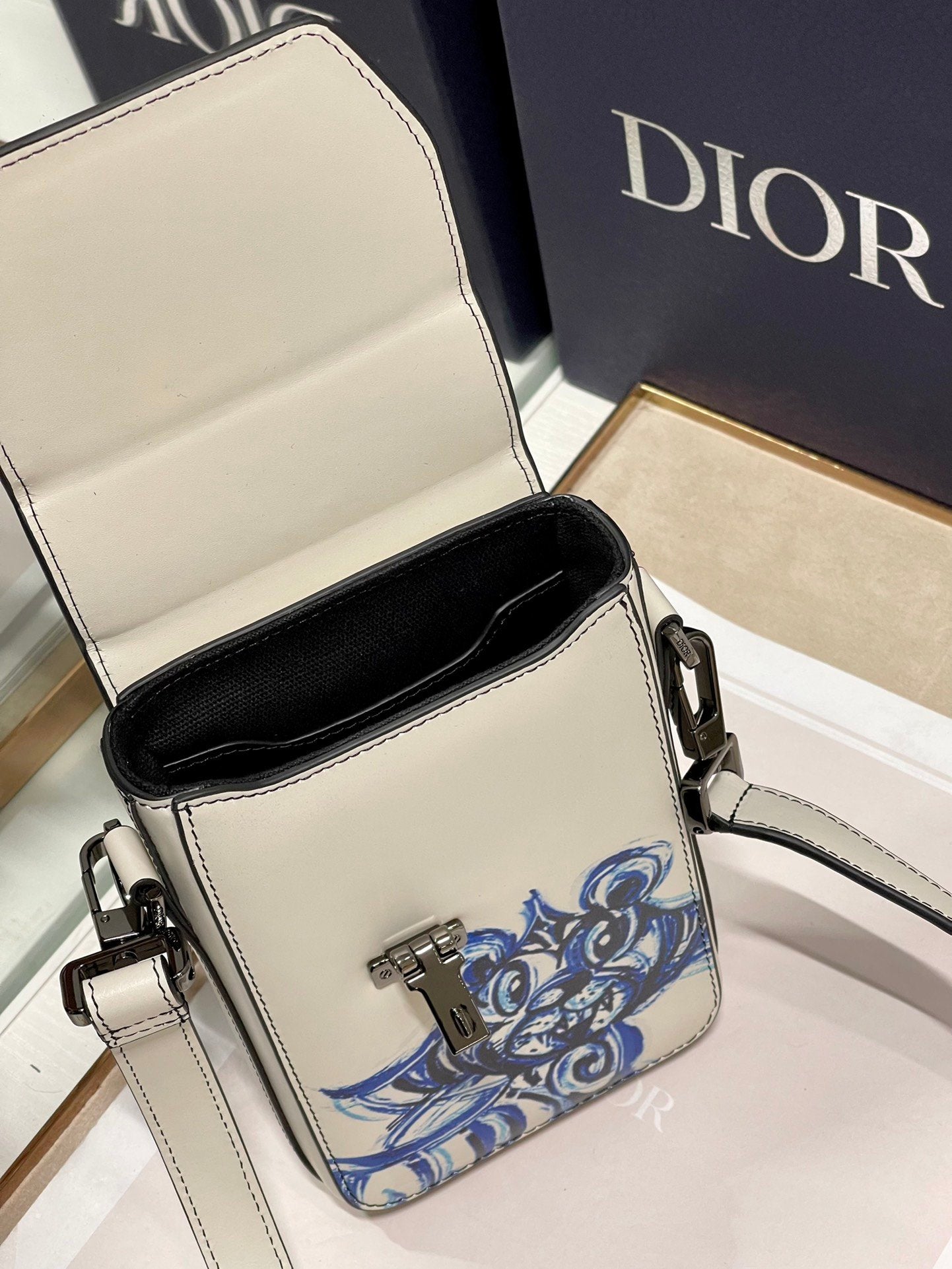 Bubble Cd White Bucket Bag