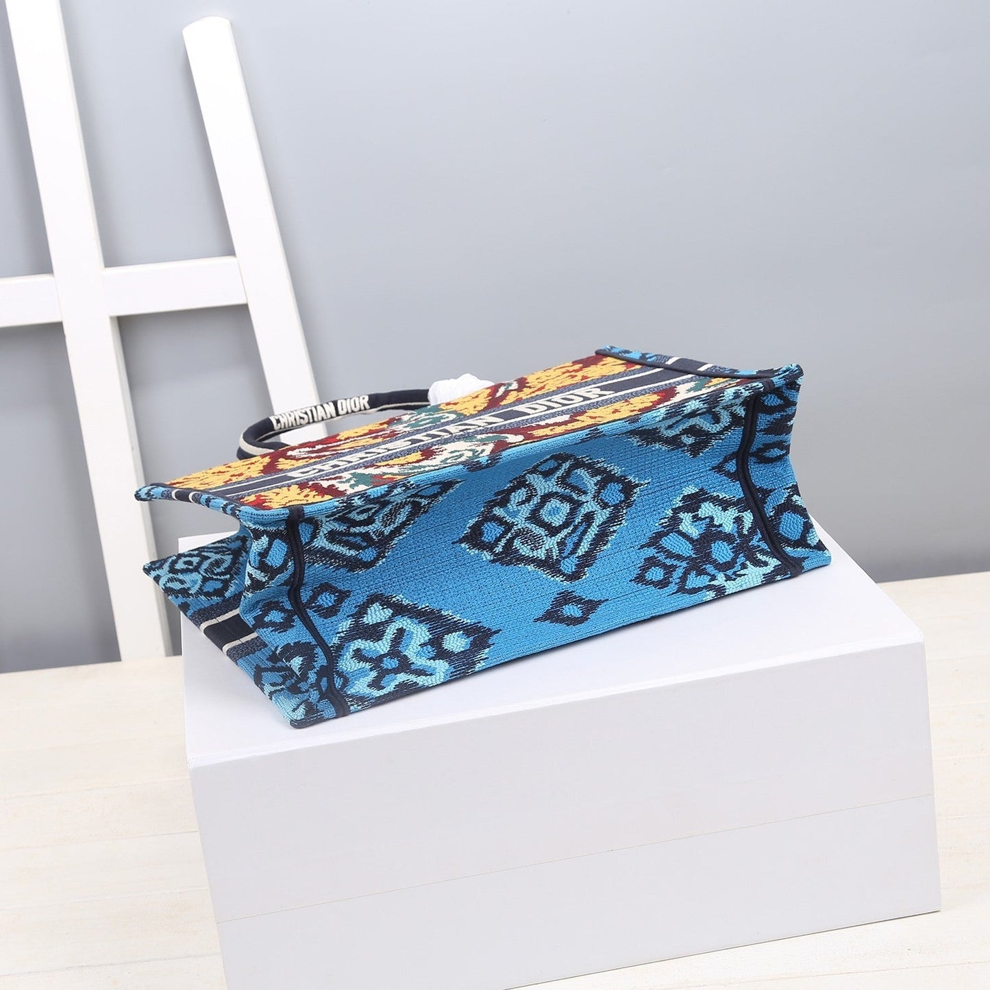 Metop Qualityum Book Cd Multicolor Book Tote Bag