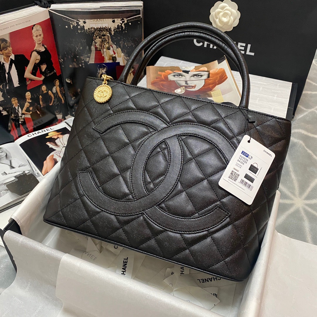 CHLMedallion Hardware Caviar , ’s Black Gold Shoulder Bag