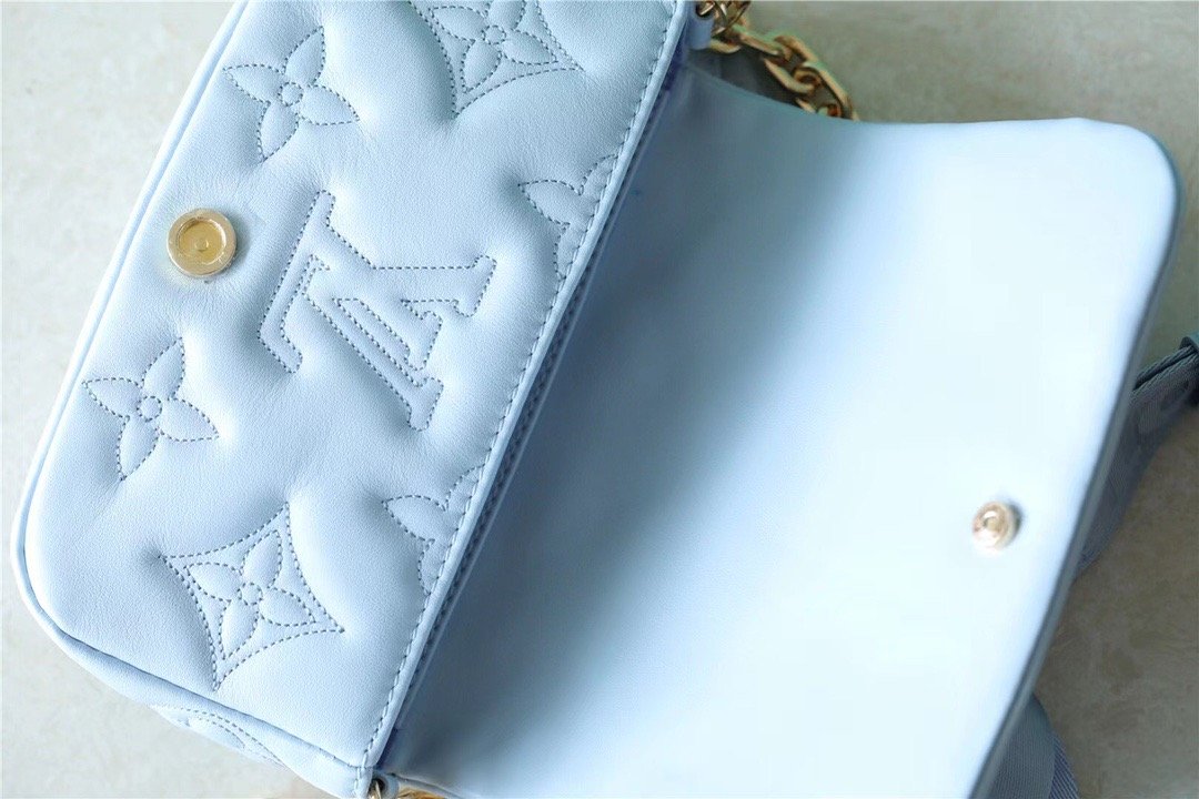 Top Quality Wallet On Strap Bubblegram In Leather Monogram Travel Bag M81399 9401