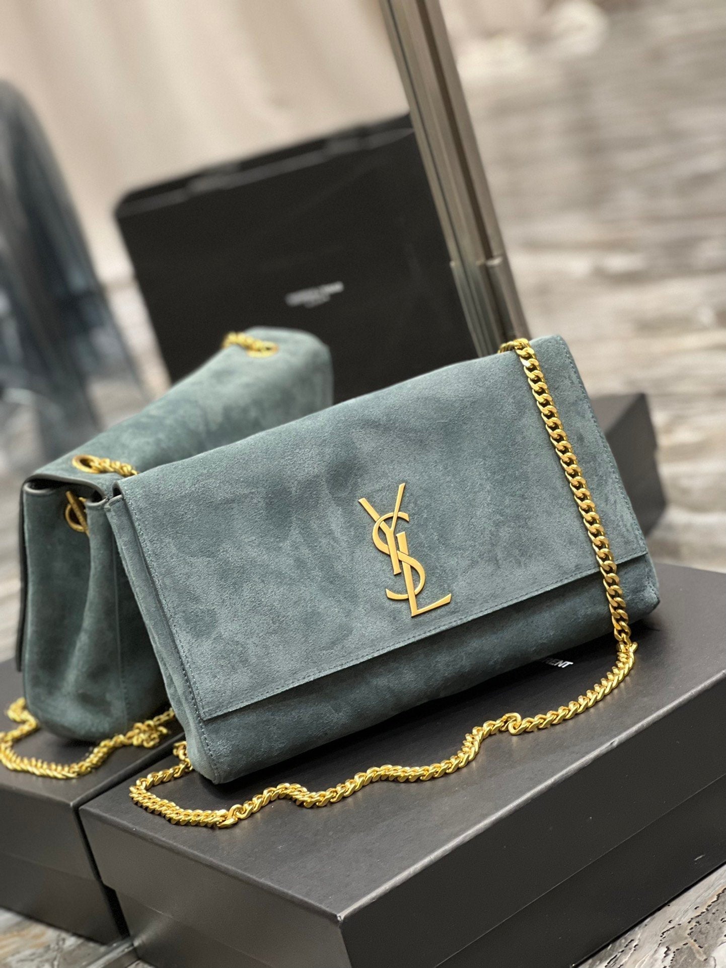 YSL Saint Laurent YSL Top Quality Kate Metop Qualityum Reversible Suede Gold Travel Bag