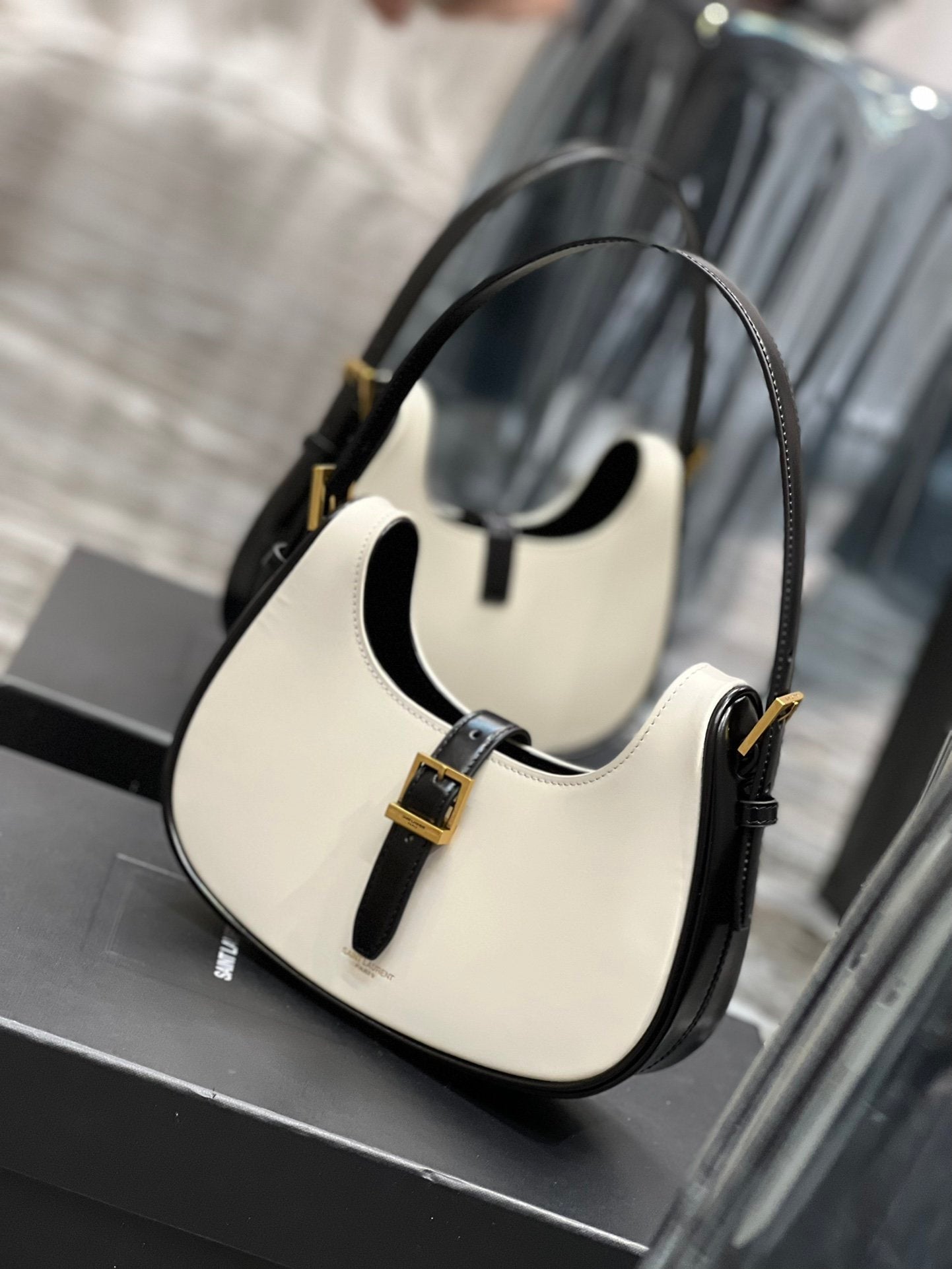 YSL Saint Laurent Shoulder Bag 94In24Cm Ysl 7059