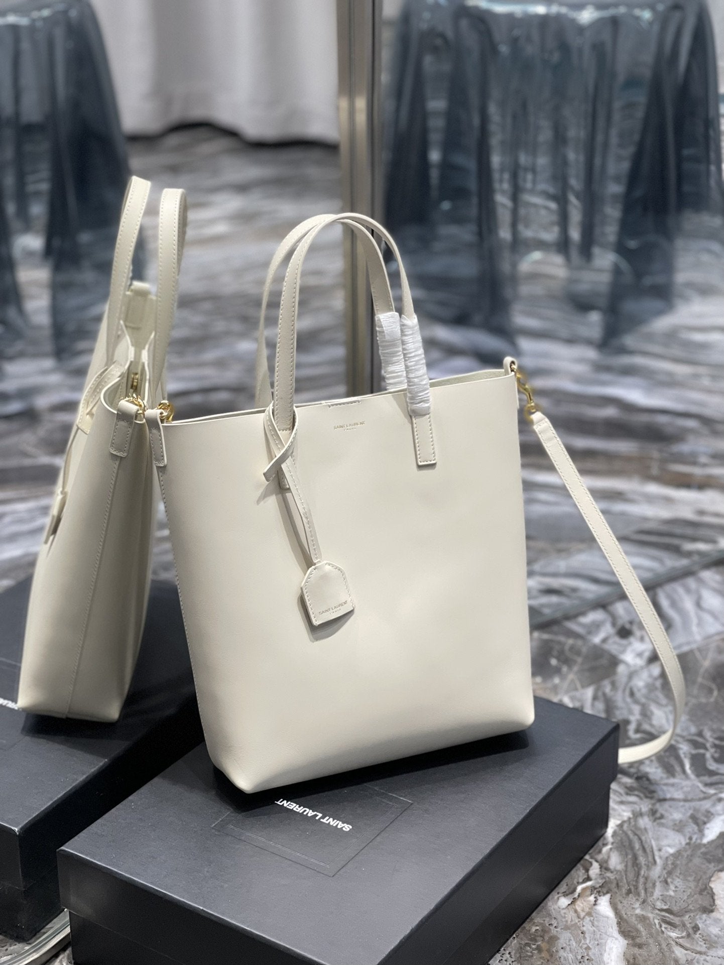 YSL Saint Laurent Shopping Toy Supple 11in 28cm White Handbag