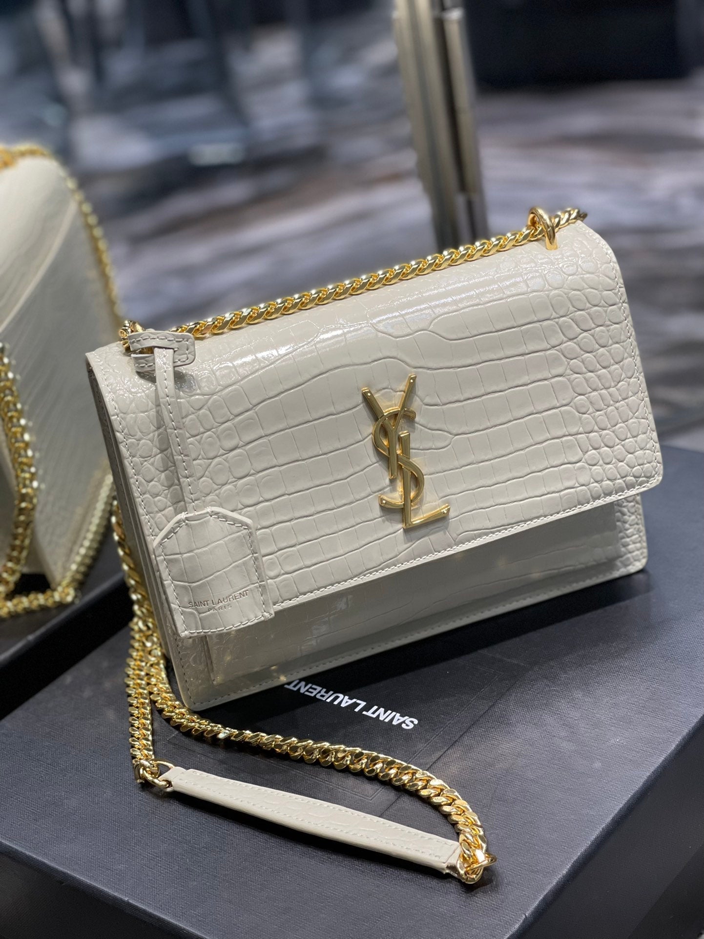 YSL Saint Laurent Sunset 8in 22cm White Medium Chain Handbag