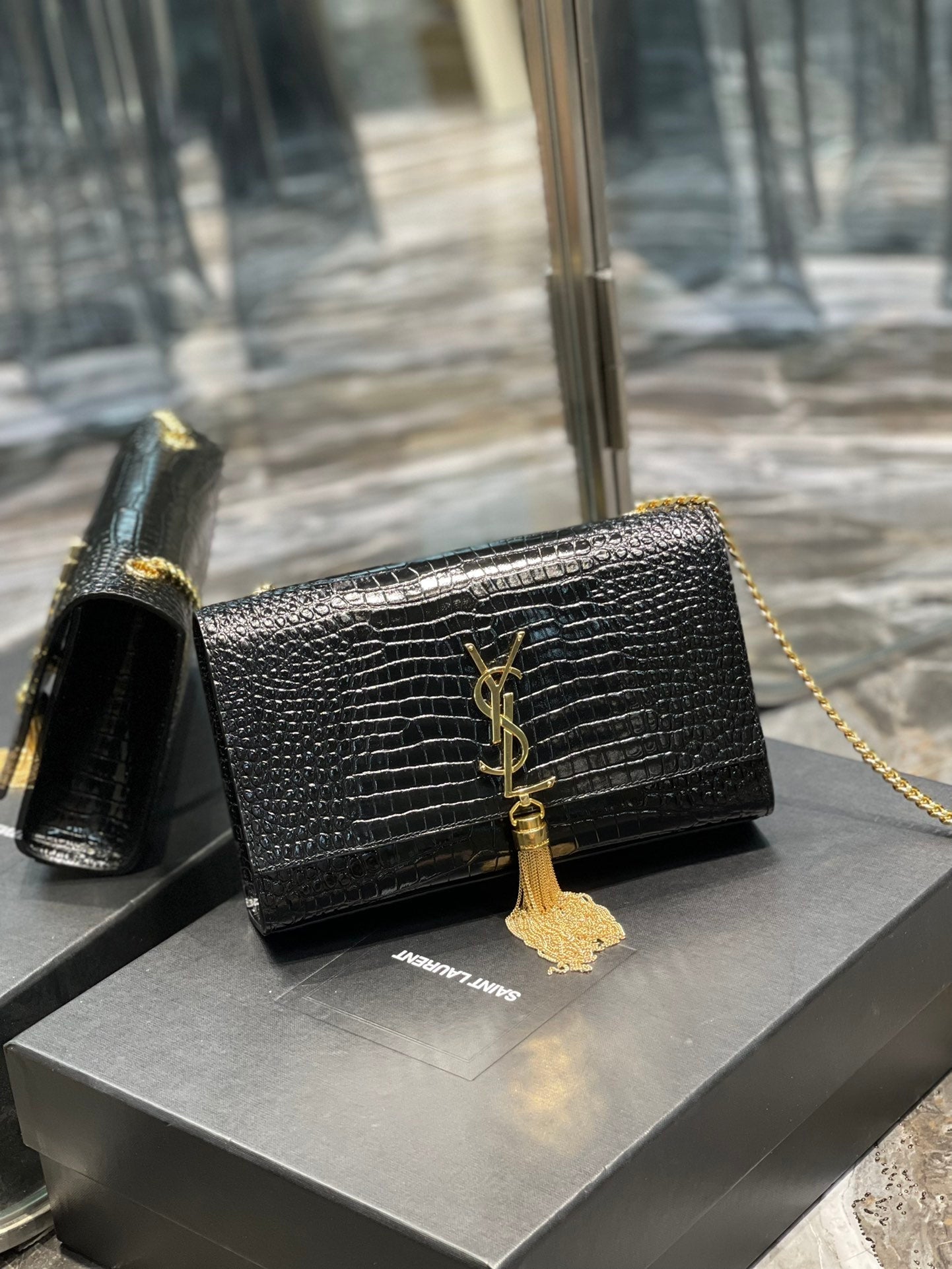 YSL Saint Laurent Ysl Saint Laurent Kata Medium Chain Bag Black Travel Bag Ysl 354119Dnd0J1000 2629