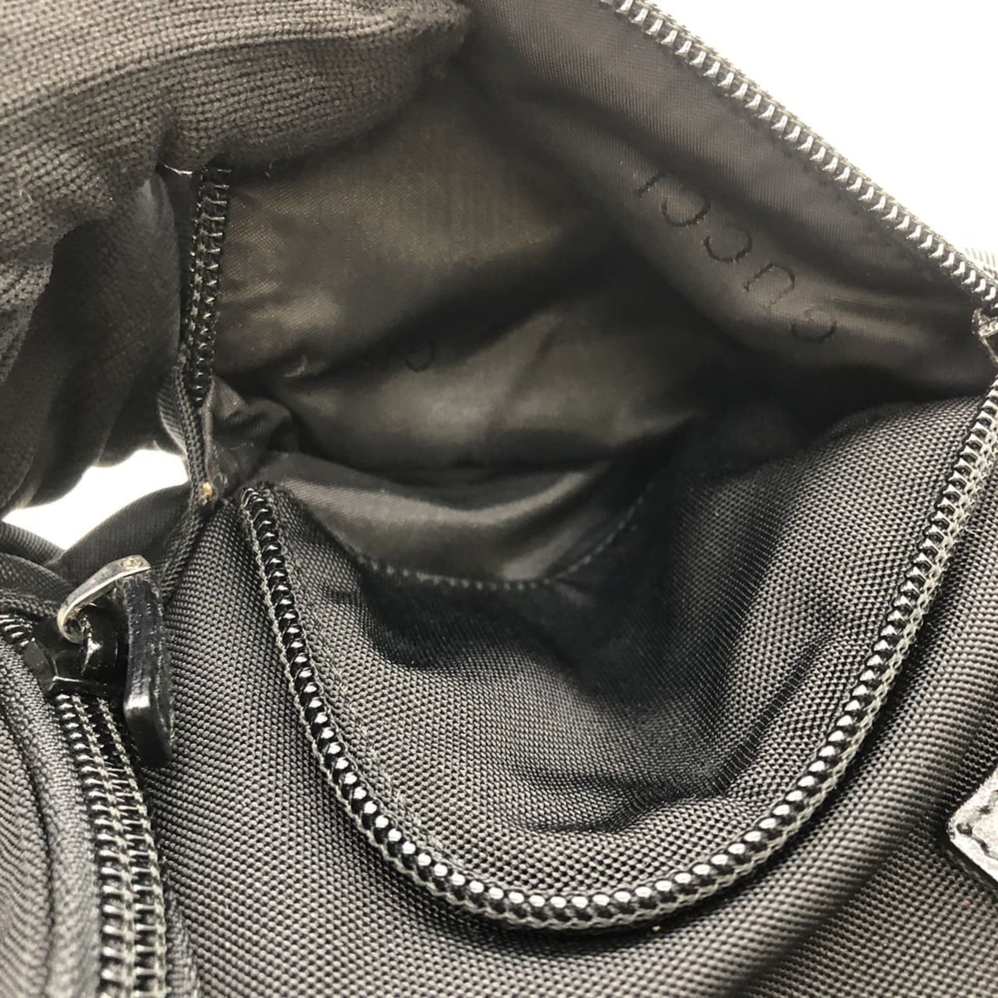 Gucci Black Nylon Leather Handbag
