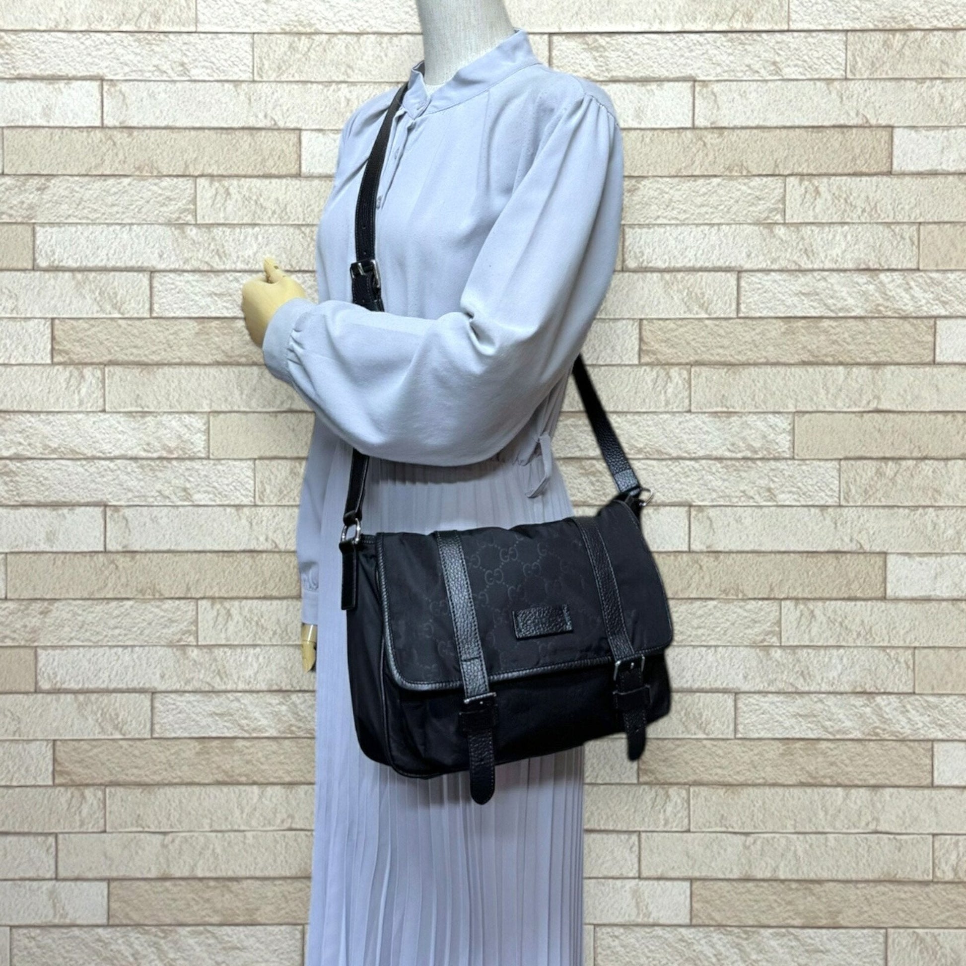Gucci Black Nylon Leather Messenger Bag Shoulder Bag