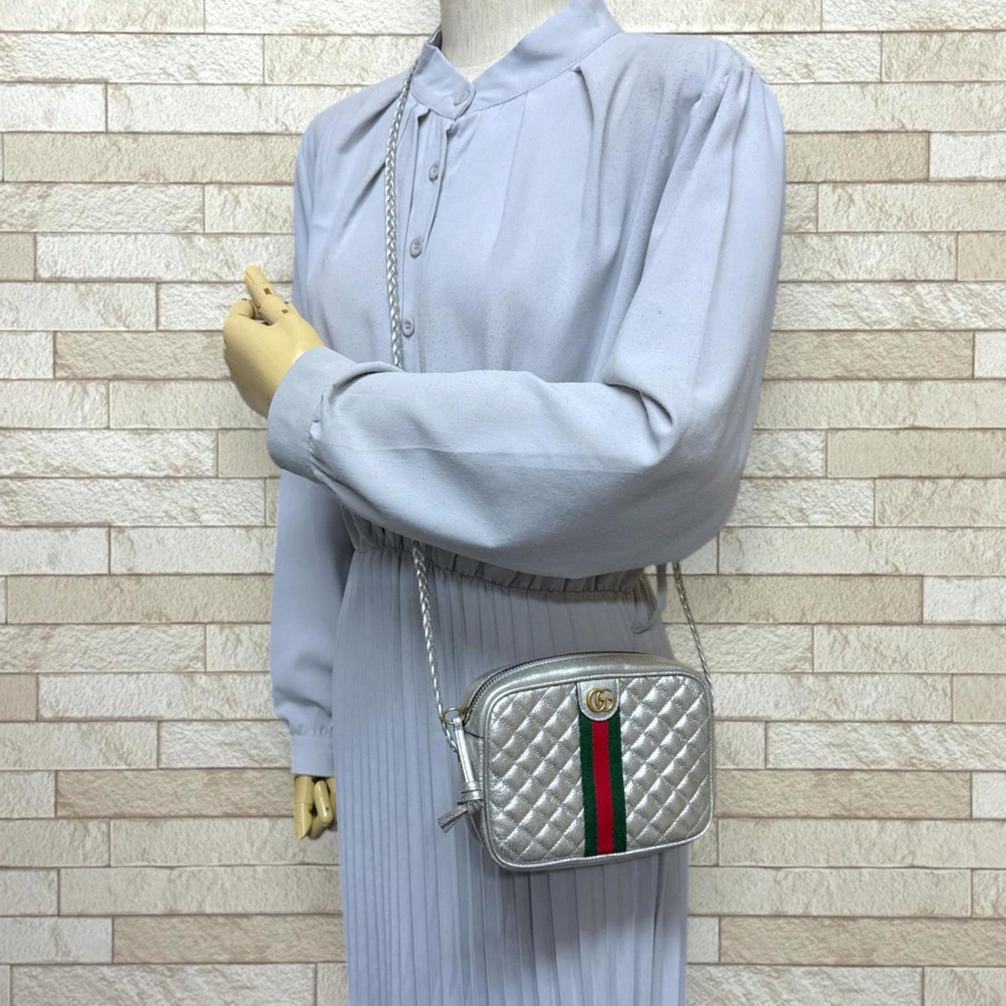 Gucci Silver Leather Shoulder Bag