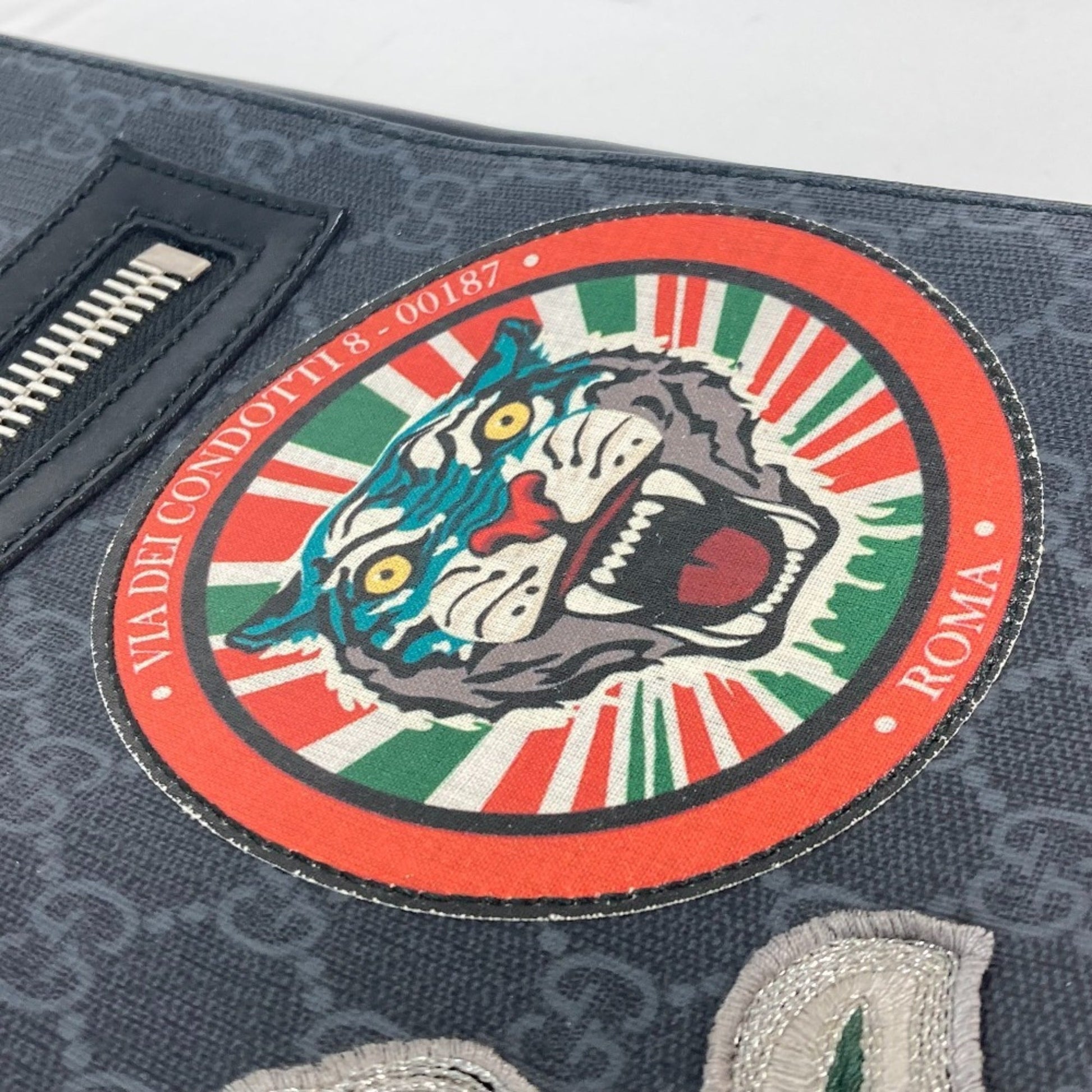 Gucci Black Multi-Color Gg Supreme Messenger Bag Shoulder Bag
