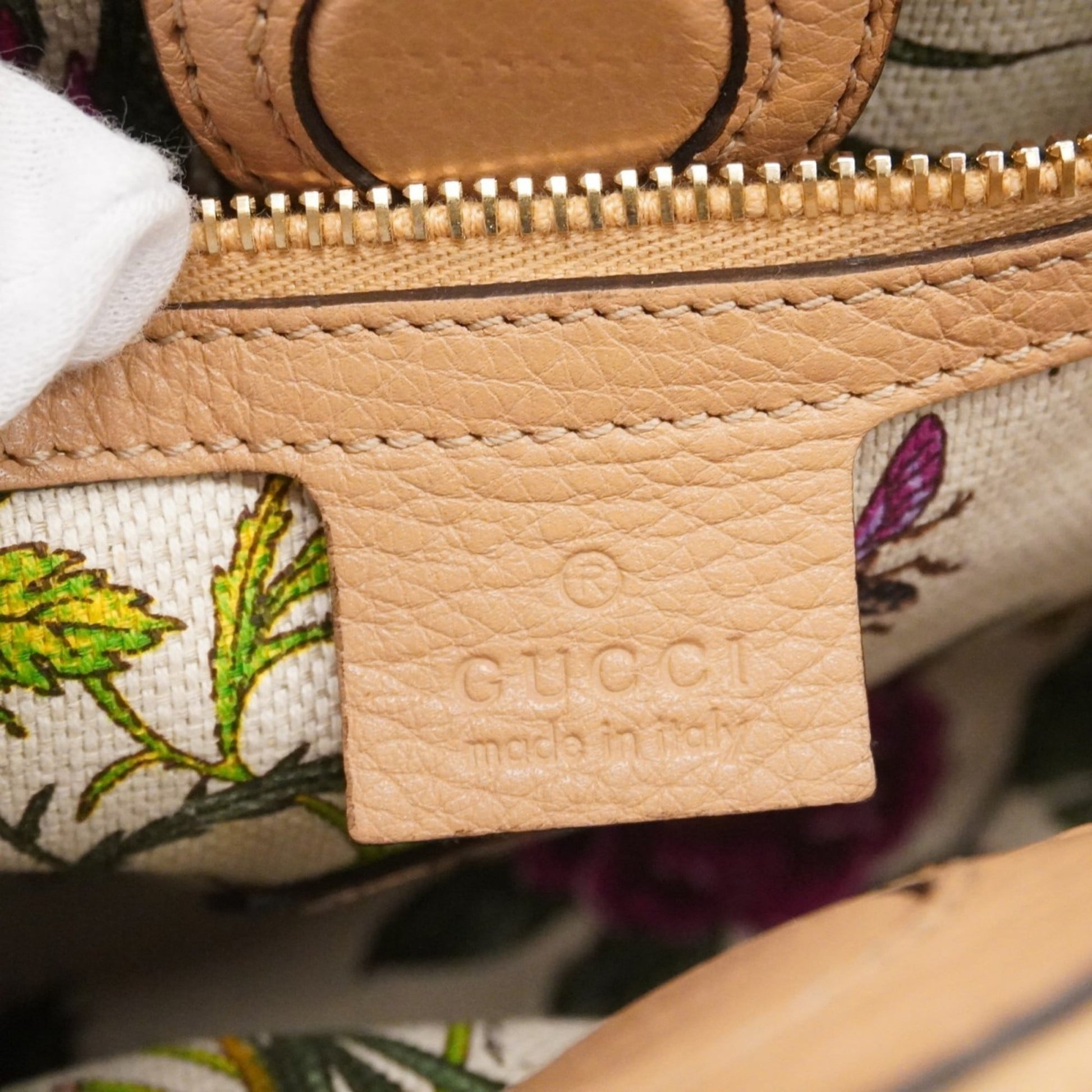 Gucci Beige Leather Handbag