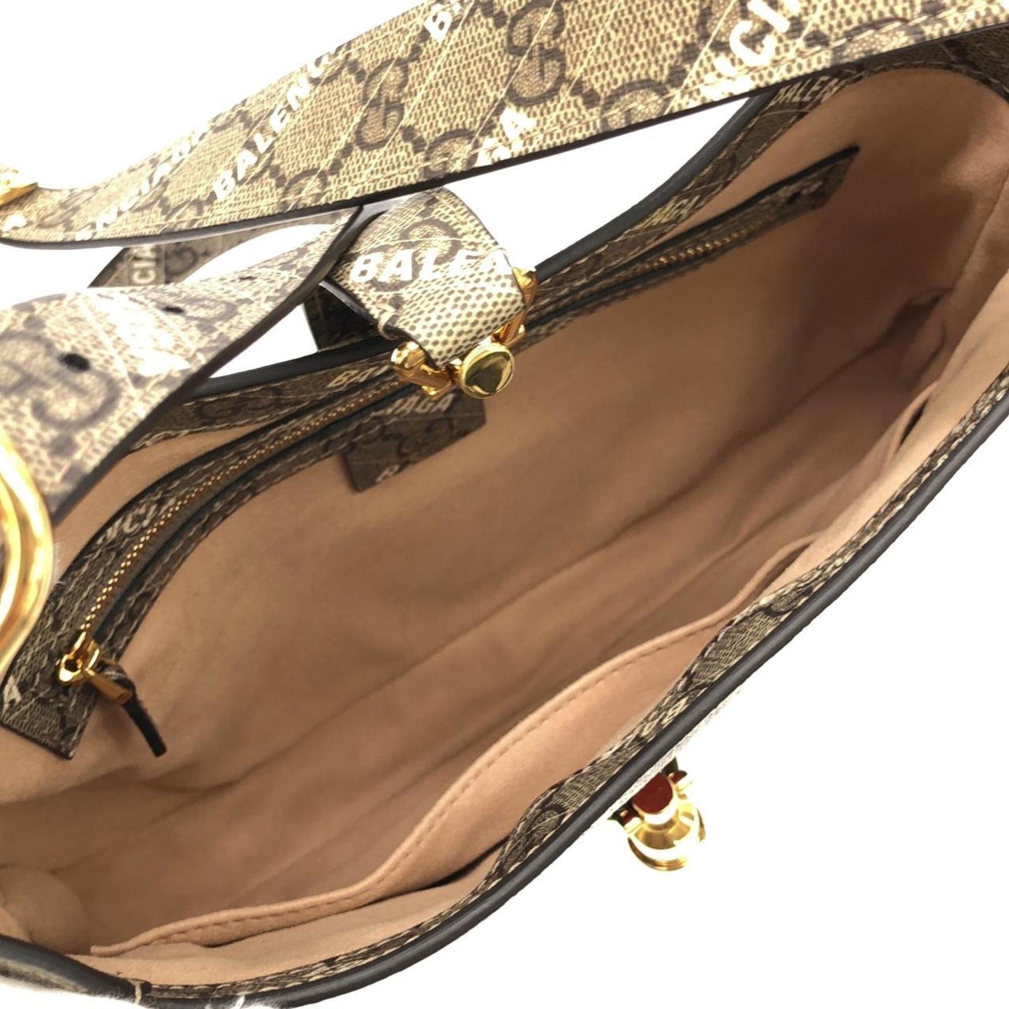 Gucci Beige White Gg Supreme Shoulder Bag