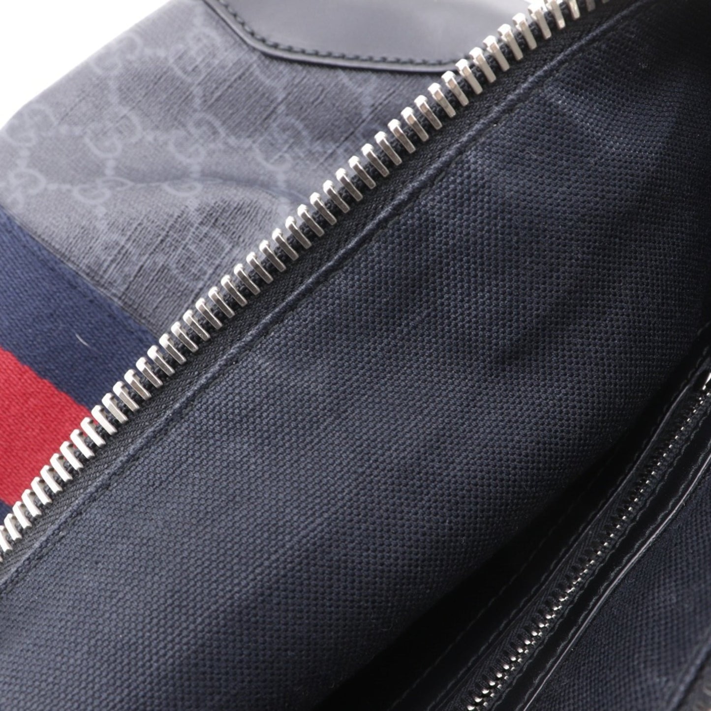 Gucci Black Gg Supreme Messenger Bag Shoulder Bag