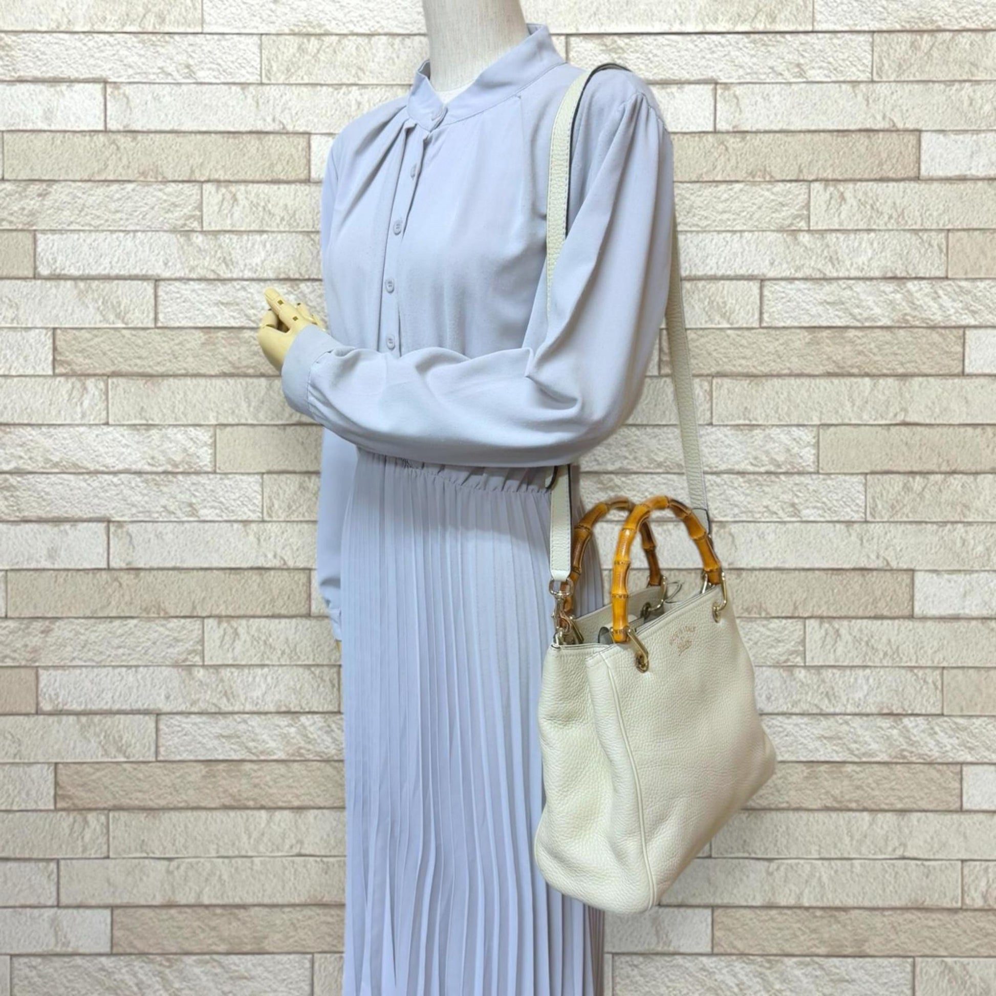Gucci Ivory White Bamboo Shoulder Bag