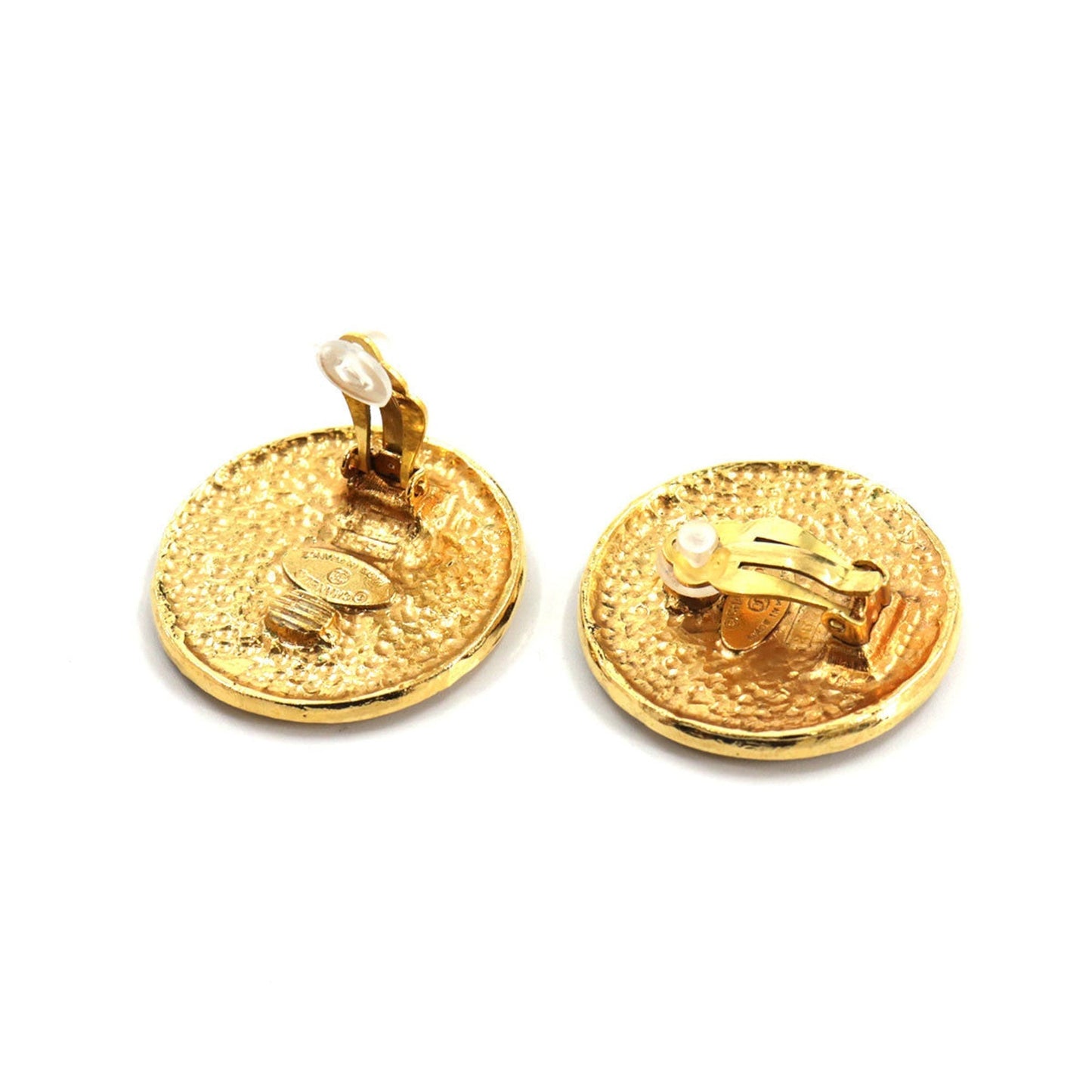 Chanel lion motif earrings round type gold   accessories   Earring