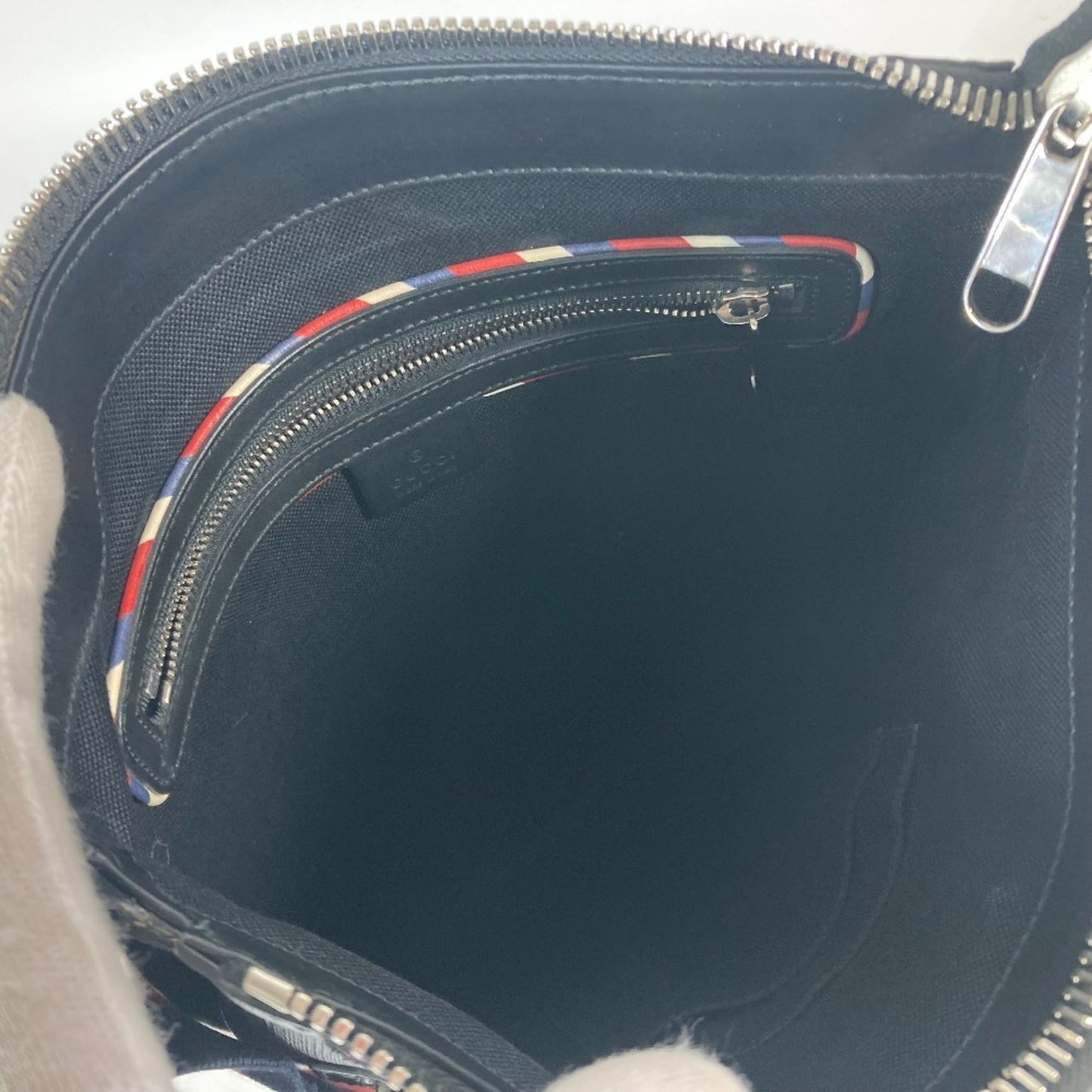 Gucci Black Multi-Color Gg Supreme Messenger Bag Shoulder Bag