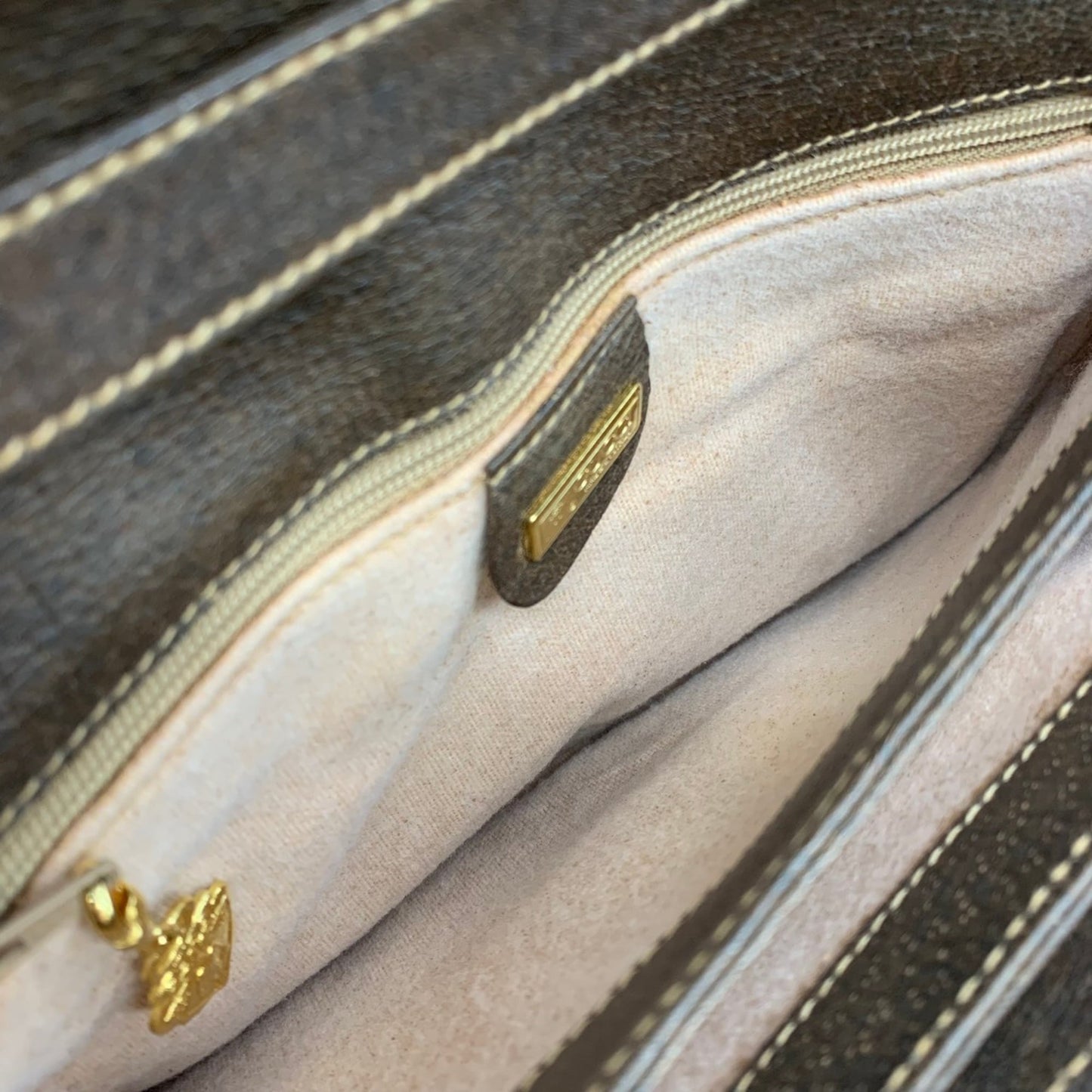 Gucci Brown Gg Supreme Shoulder Bag