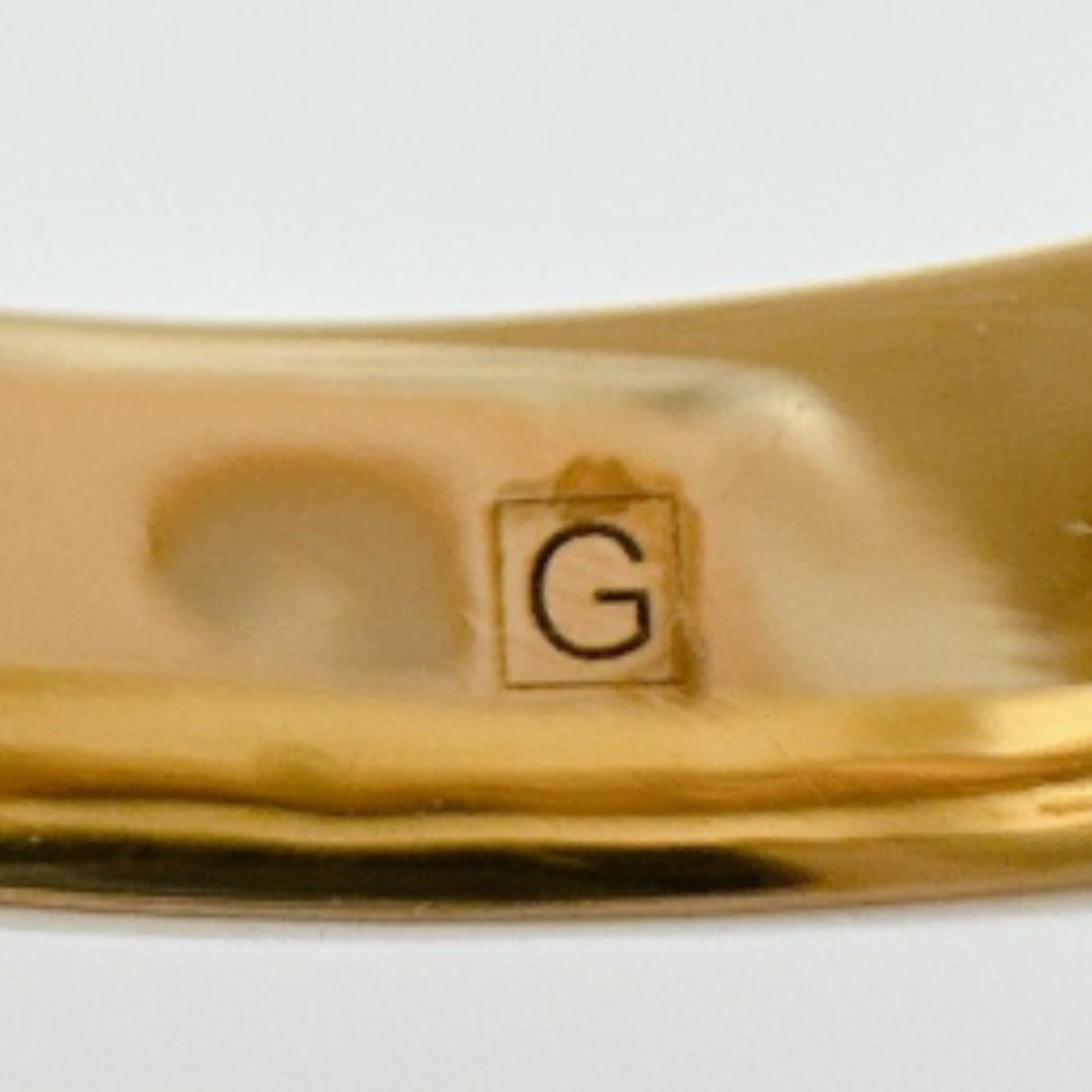 Gucci Gold Metal Band Ring
