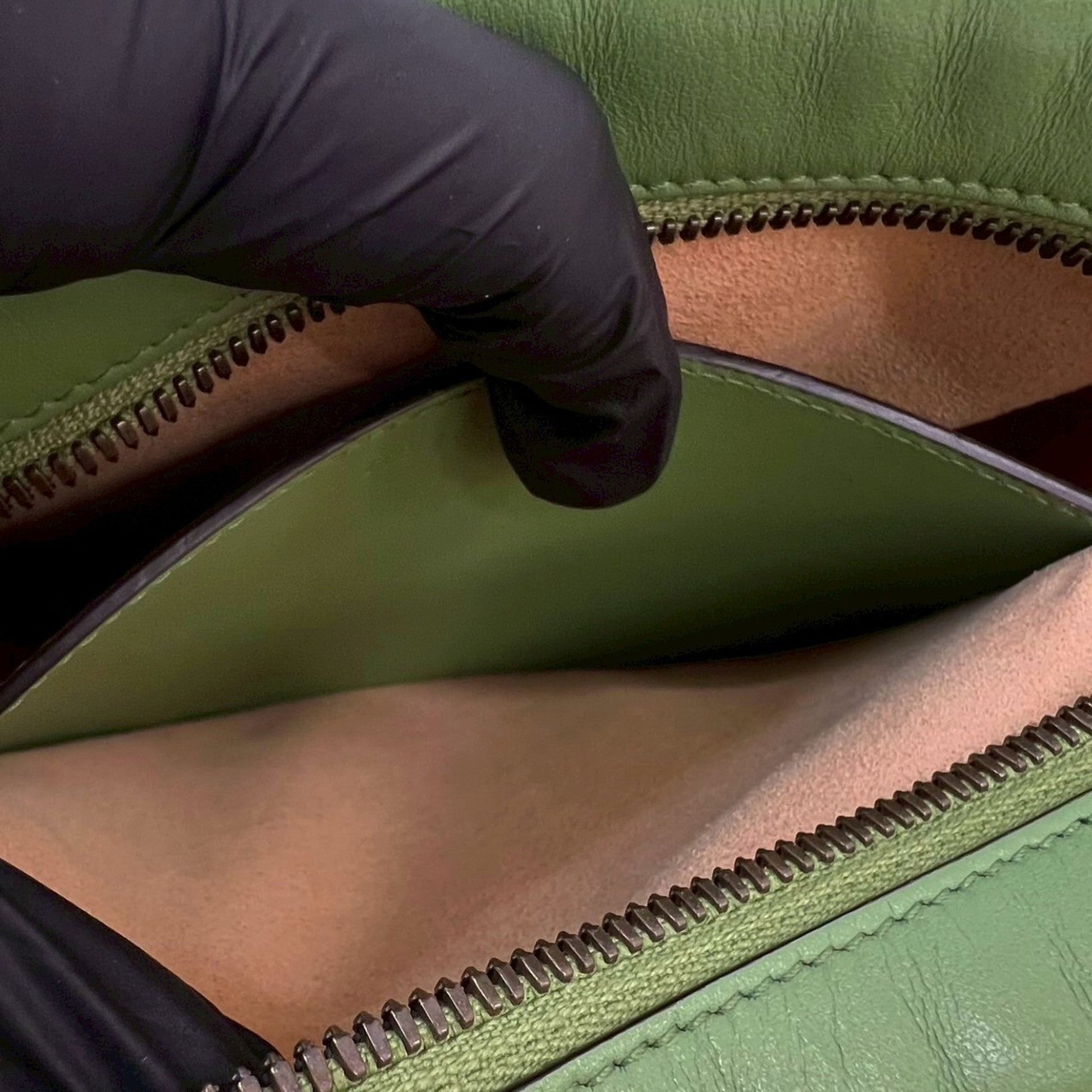 Gucci Green Leather Pochette Shoulder Bag