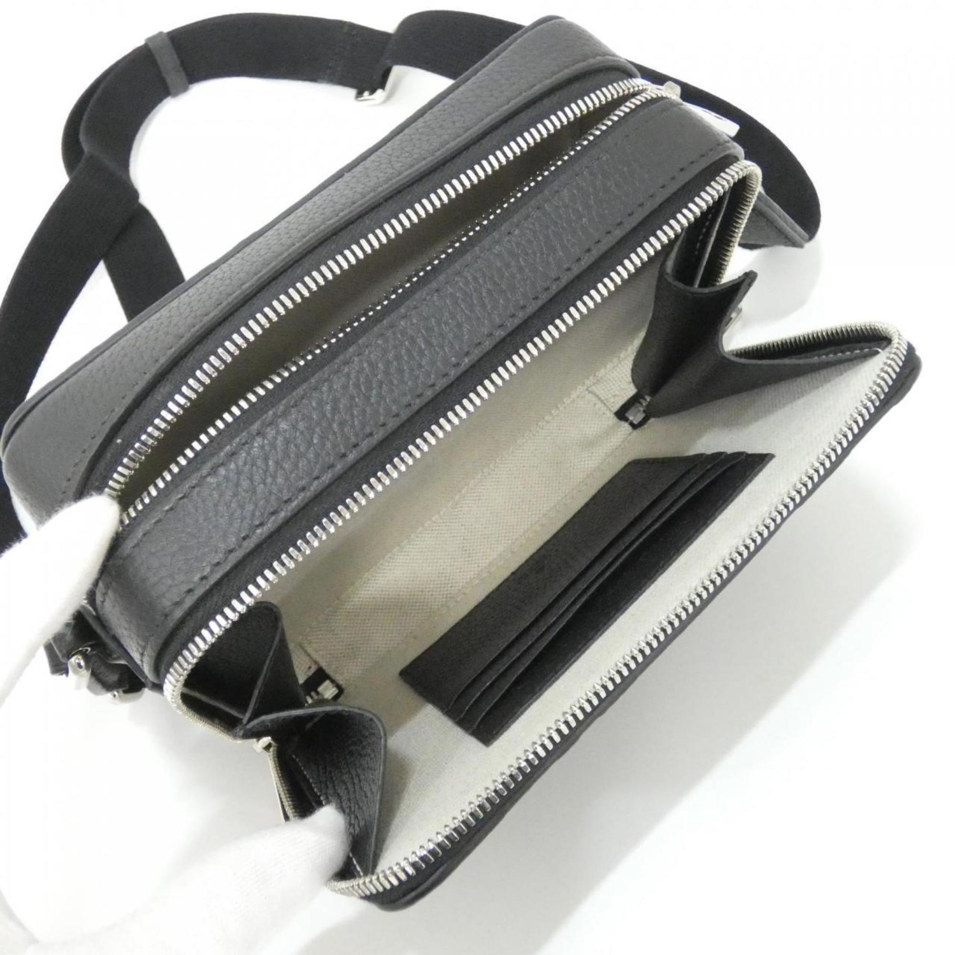 Gucci Black Gg Leather Shoulder Bag