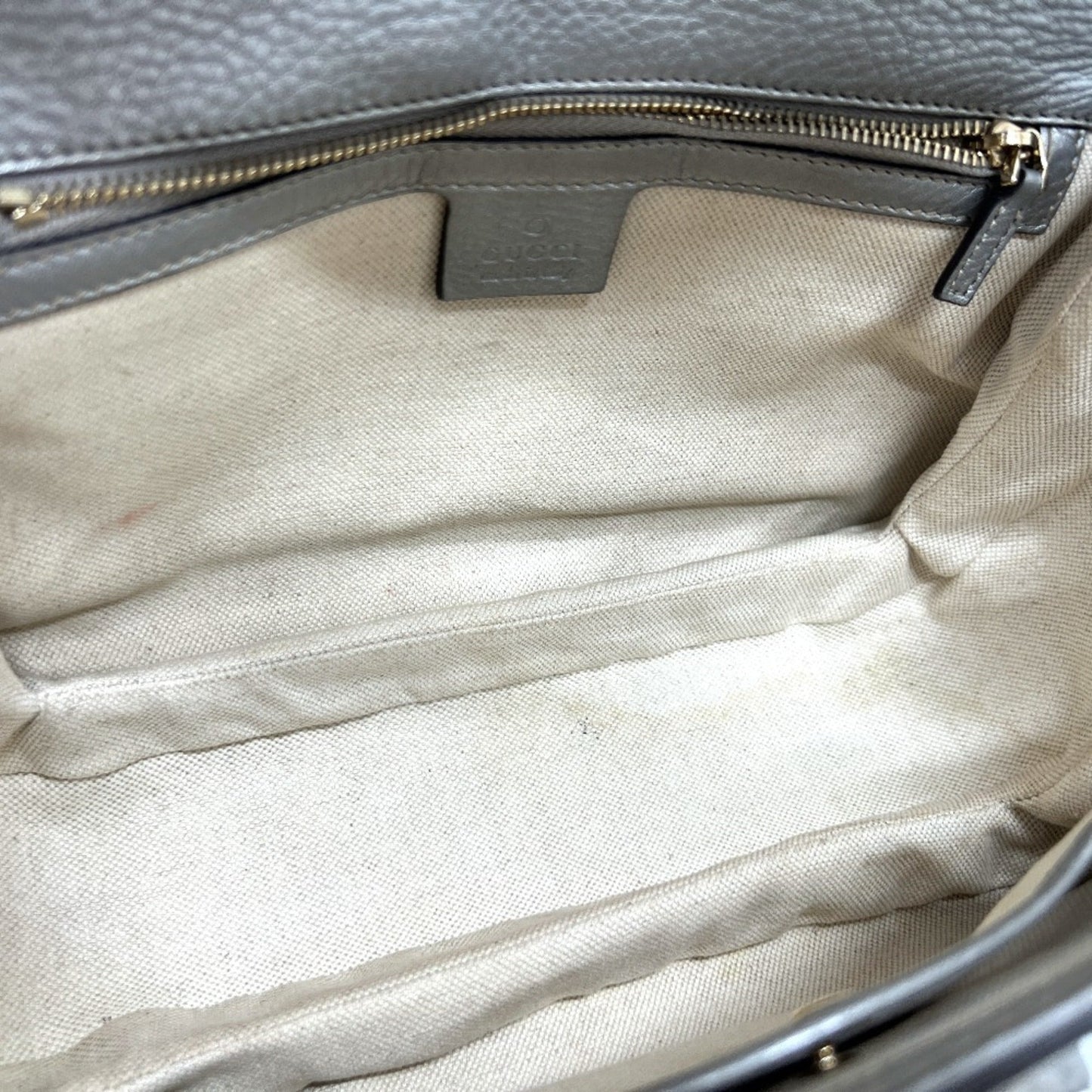 Gucci Silver Leather Handbag